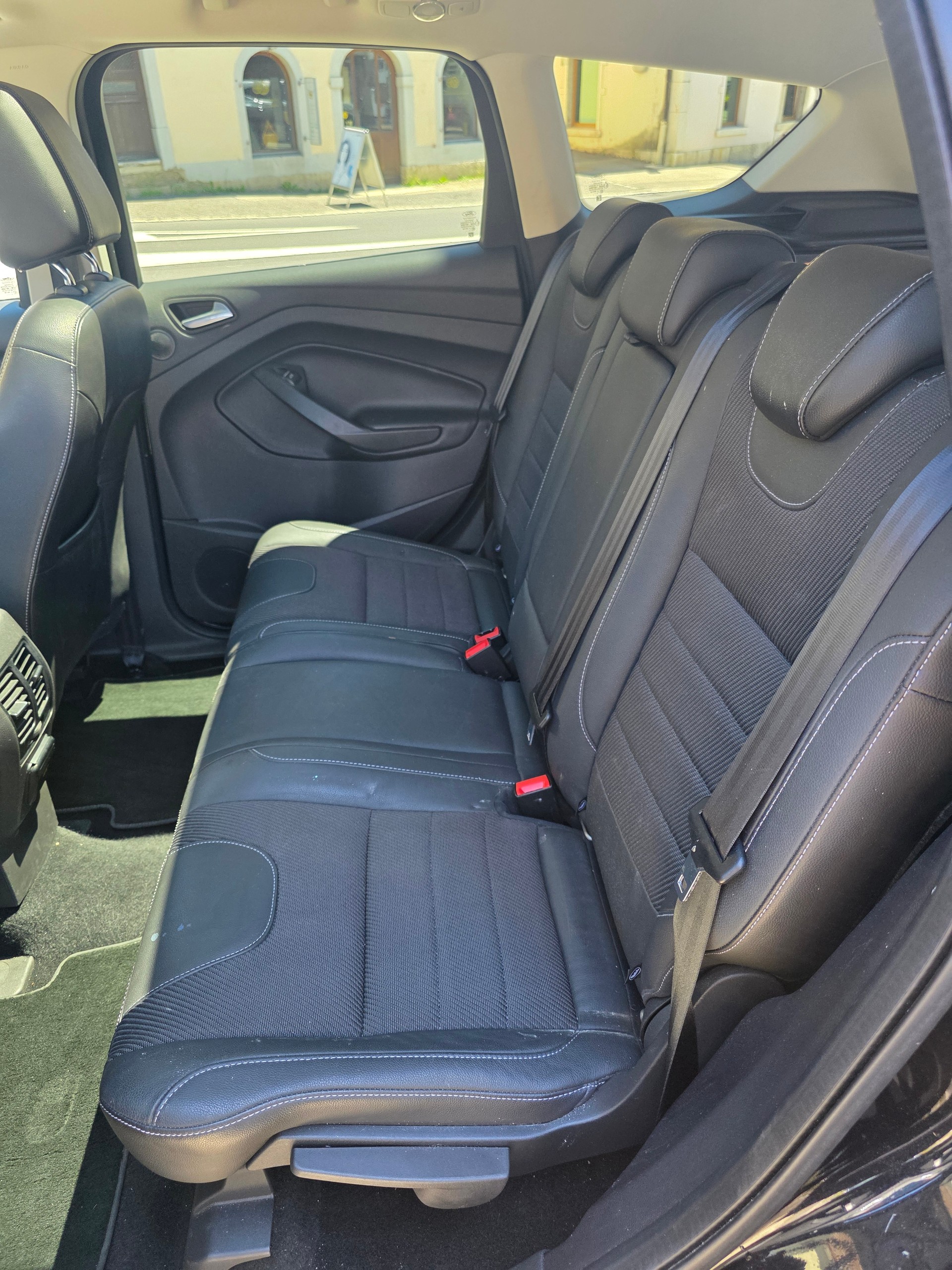 FORD Kuga 2.0 TDCi Titanium 4WD PowerShift-image-11