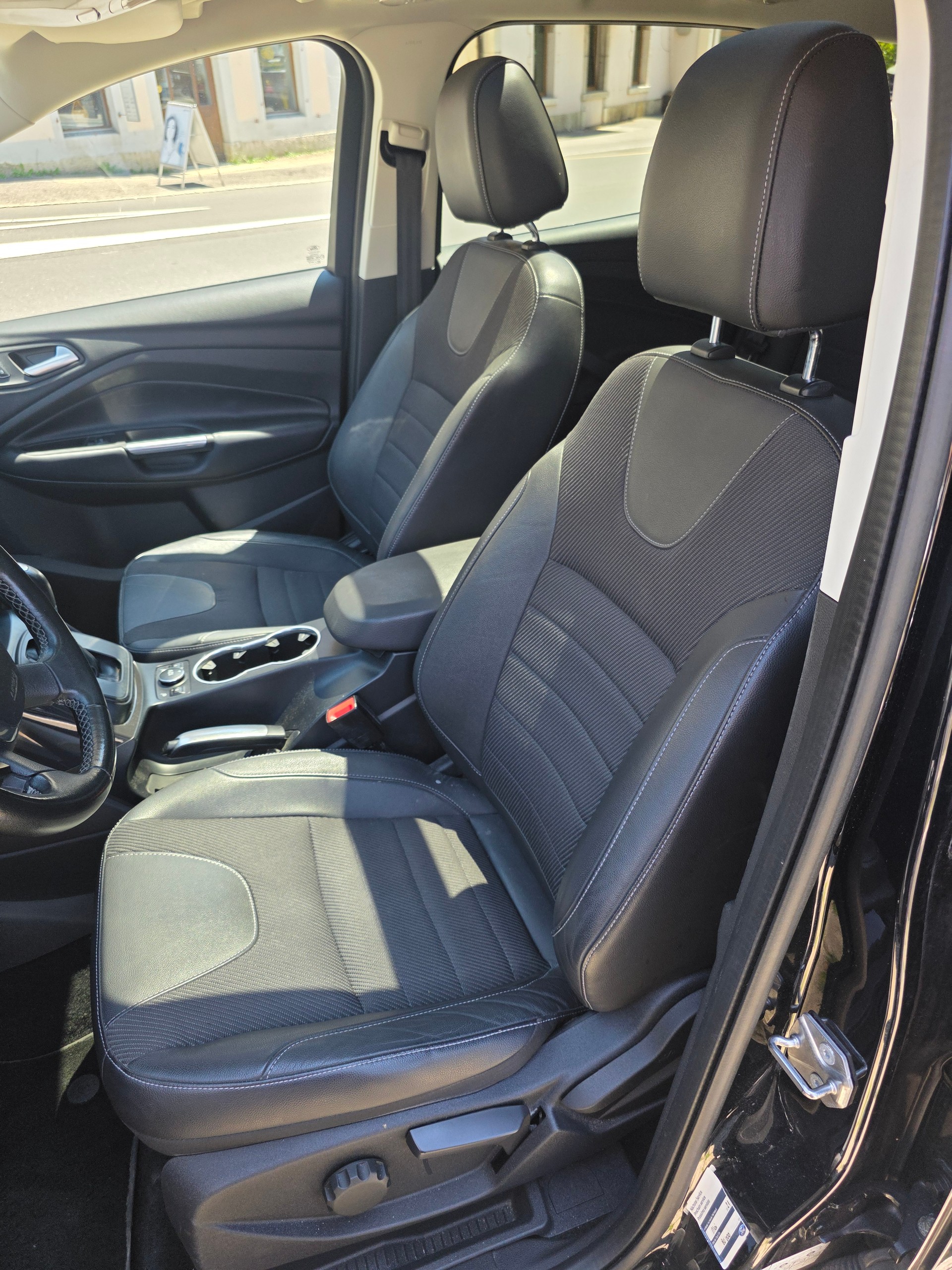 FORD Kuga 2.0 TDCi Titanium 4WD PowerShift-image-10