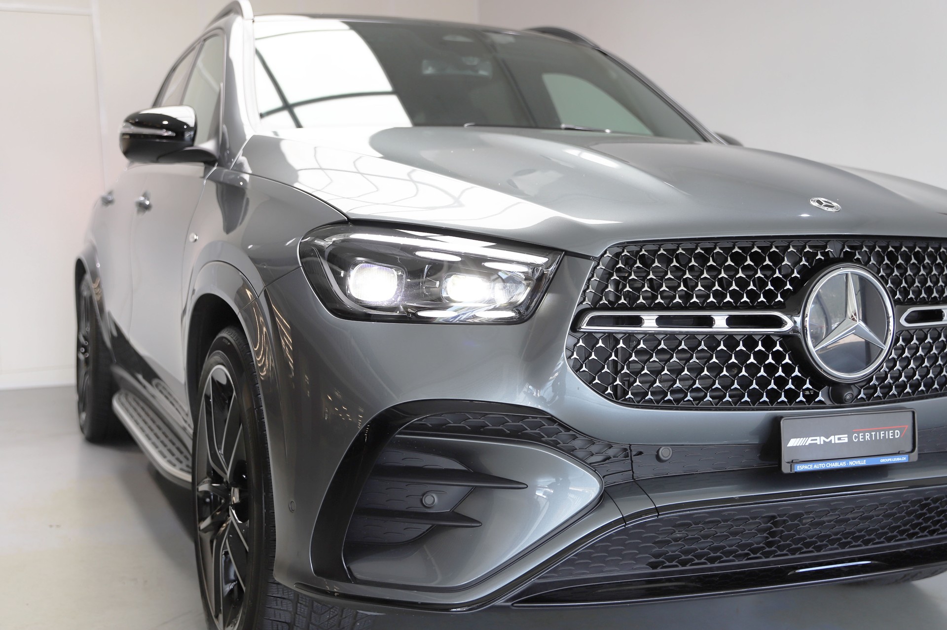 MERCEDES-BENZ GLE 400 e EQ Star 4Matic-showroom-element-1