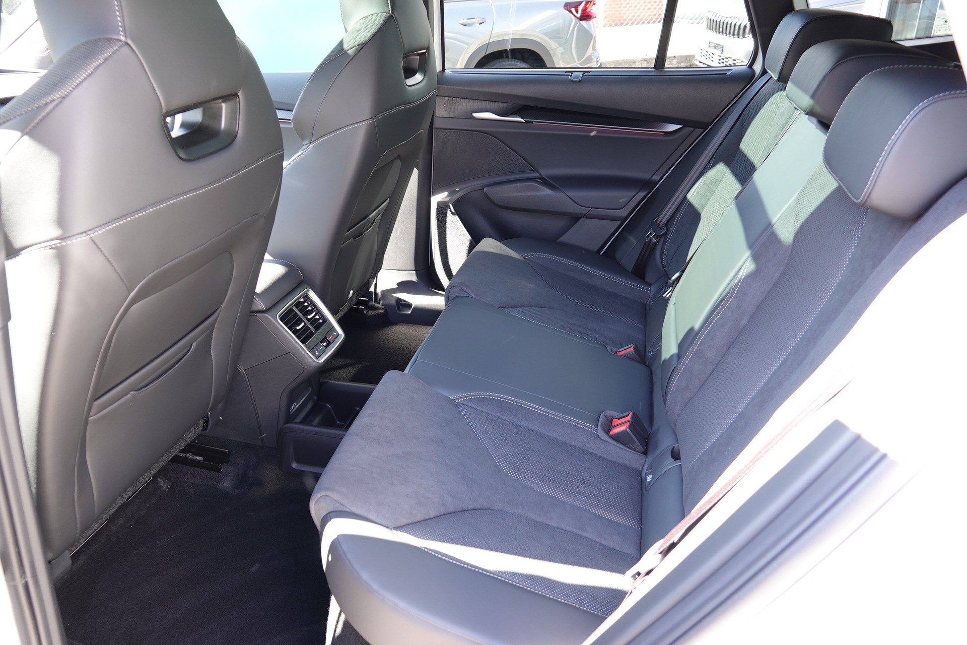 SKODA Enyaq 85x SportLine-image-15