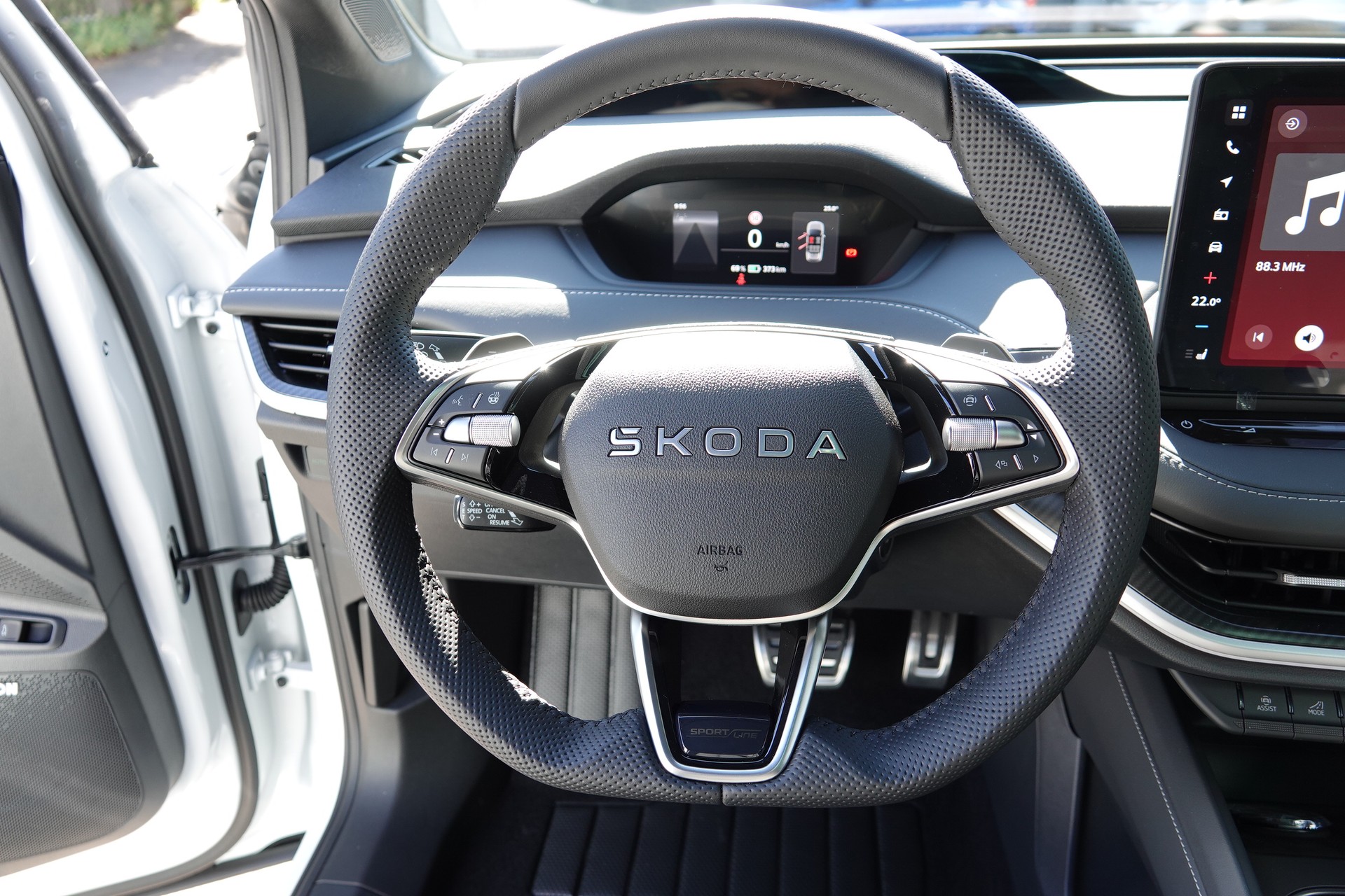 SKODA Enyaq 85x SportLine-image-11