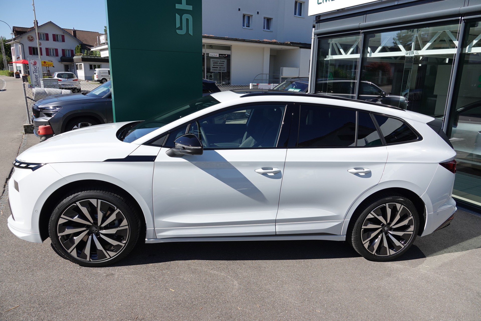 SKODA Enyaq 85x SportLine-image-4