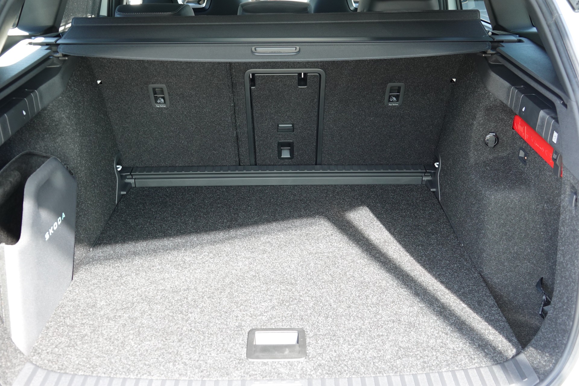 SKODA Enyaq 85x SportLine-image-18