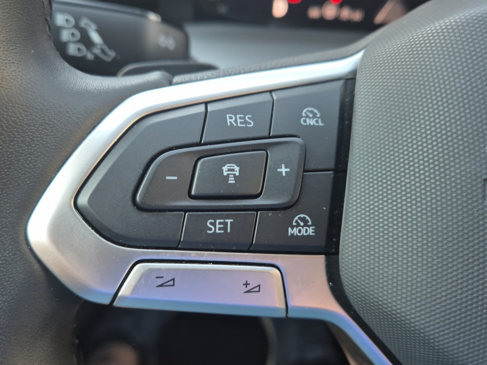 VW Golf Variant 2.0 TDI Style DSG-image-19