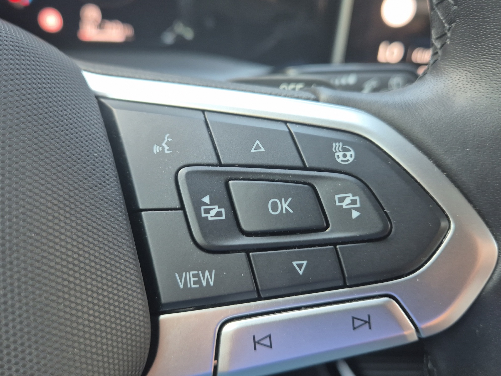 VW Golf Variant 2.0 TDI Style DSG-image-18