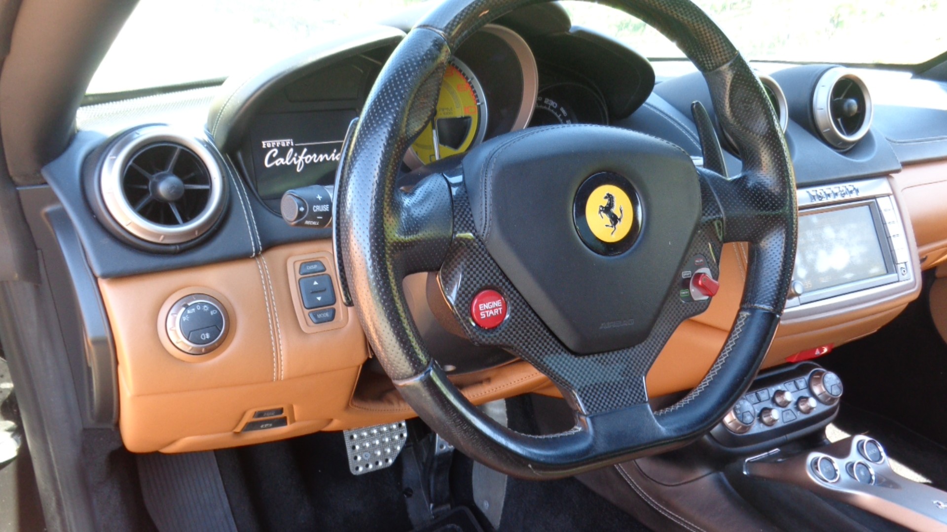 FERRARI California 4.3 V8-image-11