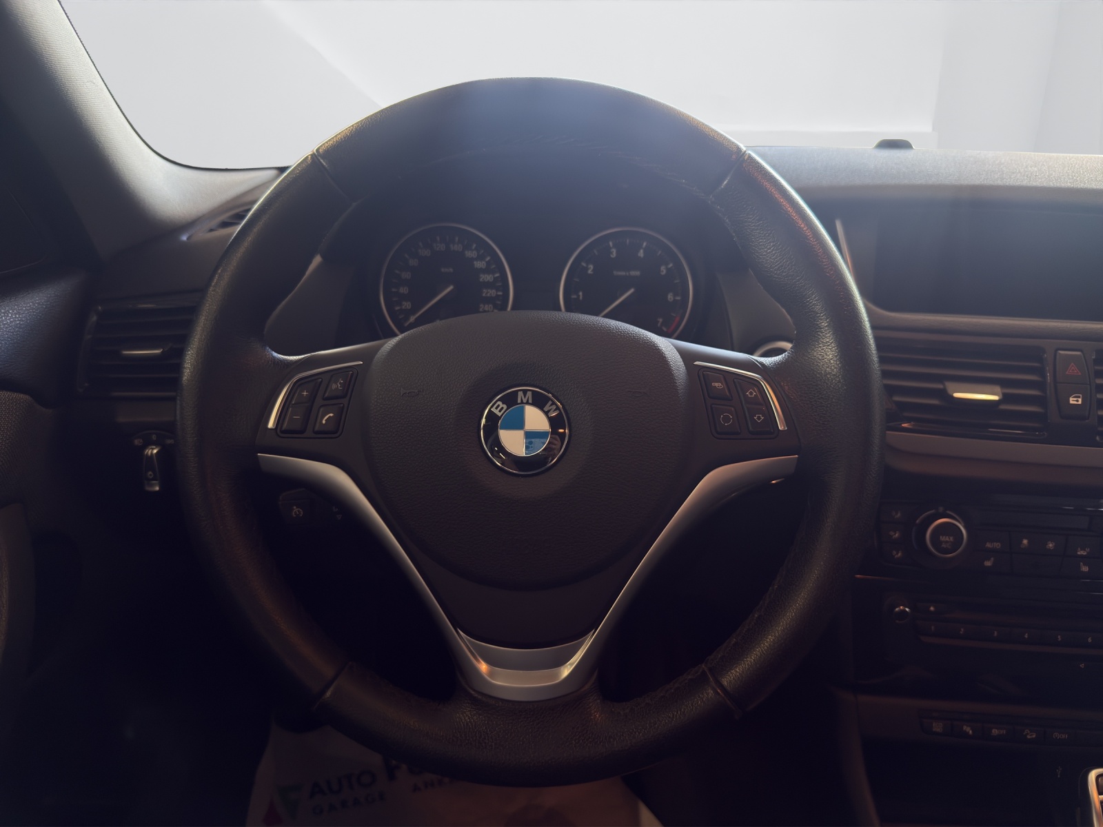 BMW X1 xDrive 20i Steptronic-image-14