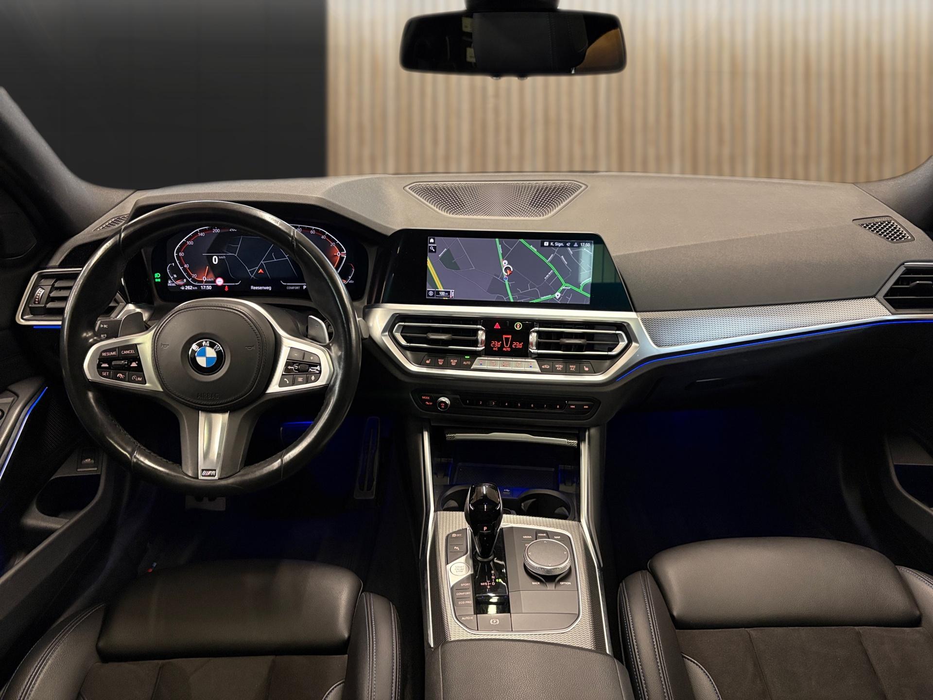 BMW 330d xDrive 48V Touring M Sport Steptronic-image-14