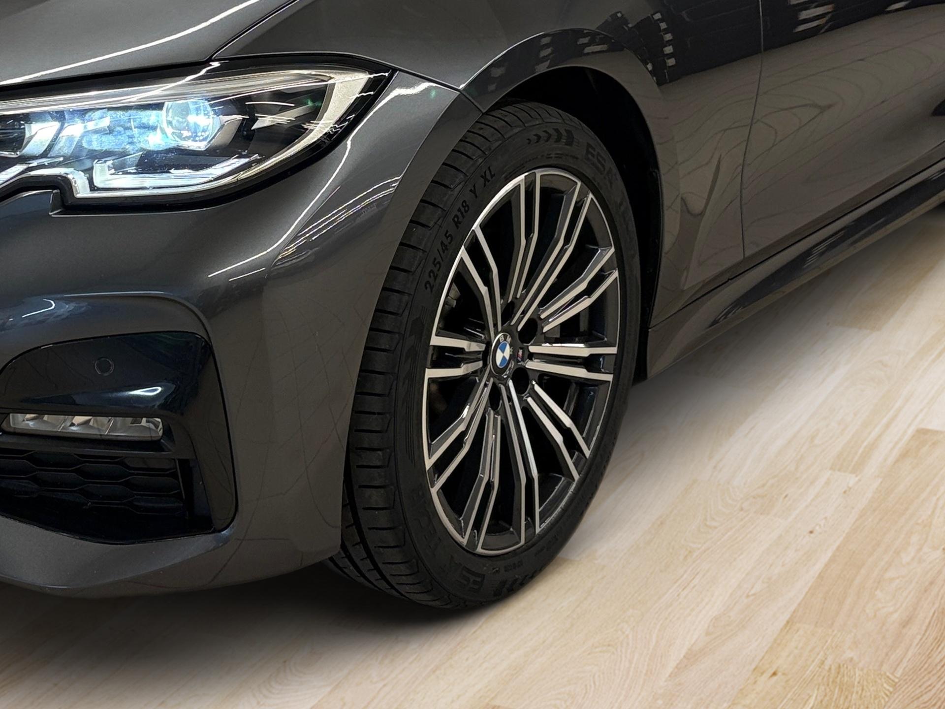 BMW 330d xDrive 48V Touring M Sport Steptronic-image-9