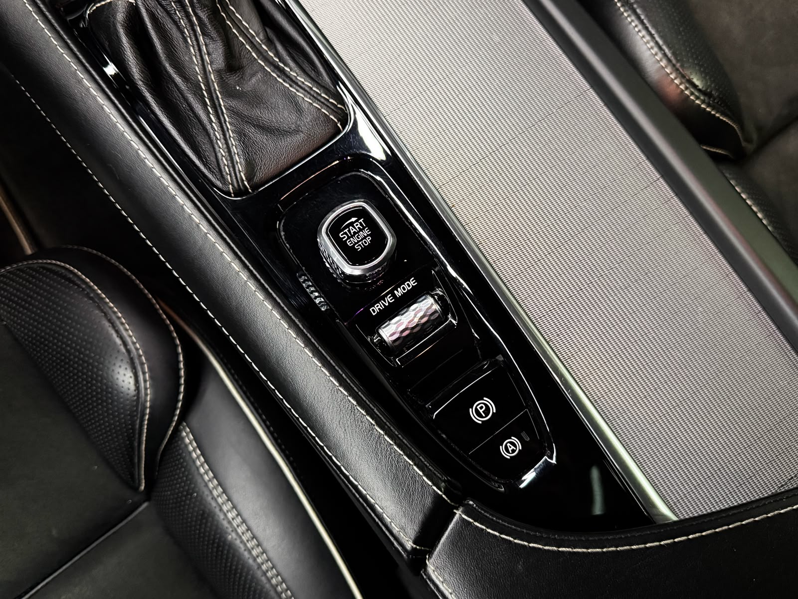 VOLVO V90 D5 AWD R-Design Geartronic Powerpulse-image-15