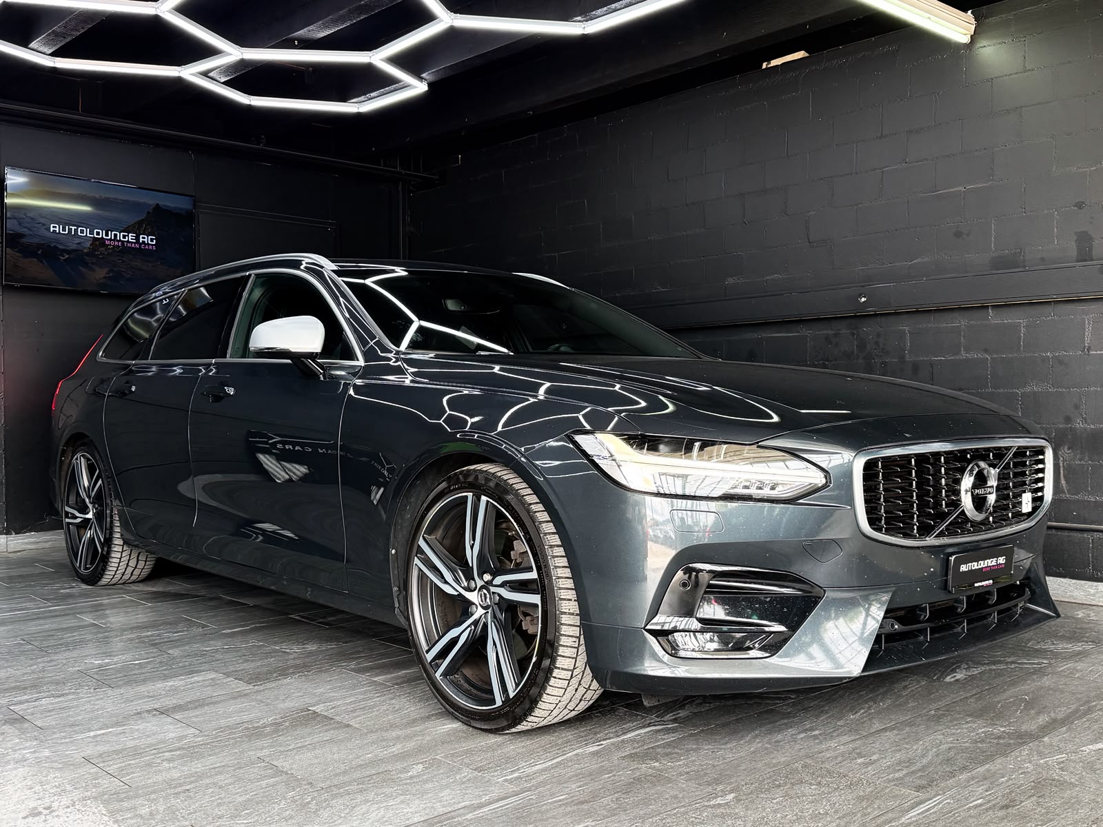 VOLVO V90 D5 AWD R-Design Geartronic Powerpulse-showroom-element-1