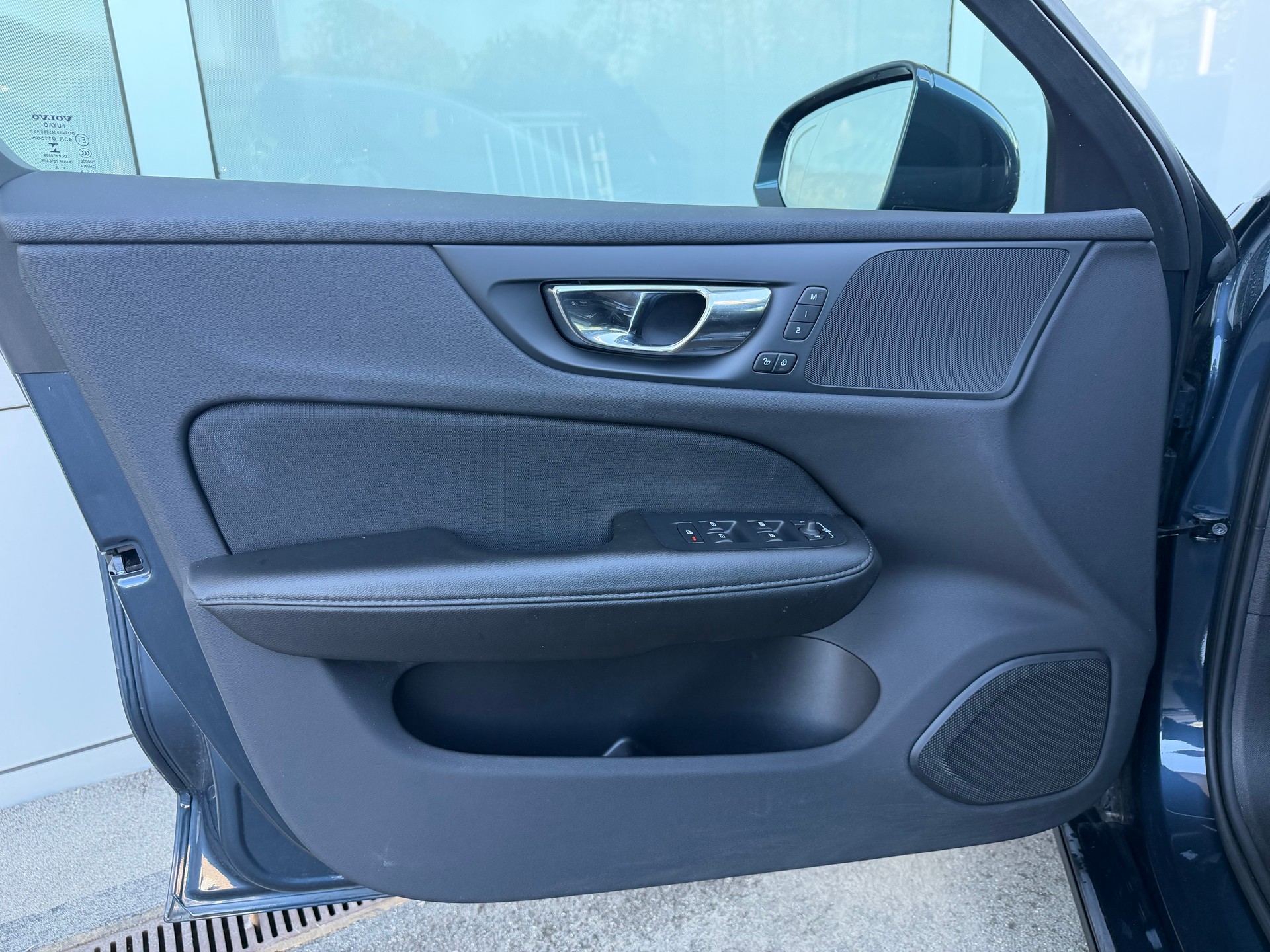 VOLVO V60 T6 AWD Momentum Geartronic-image-8