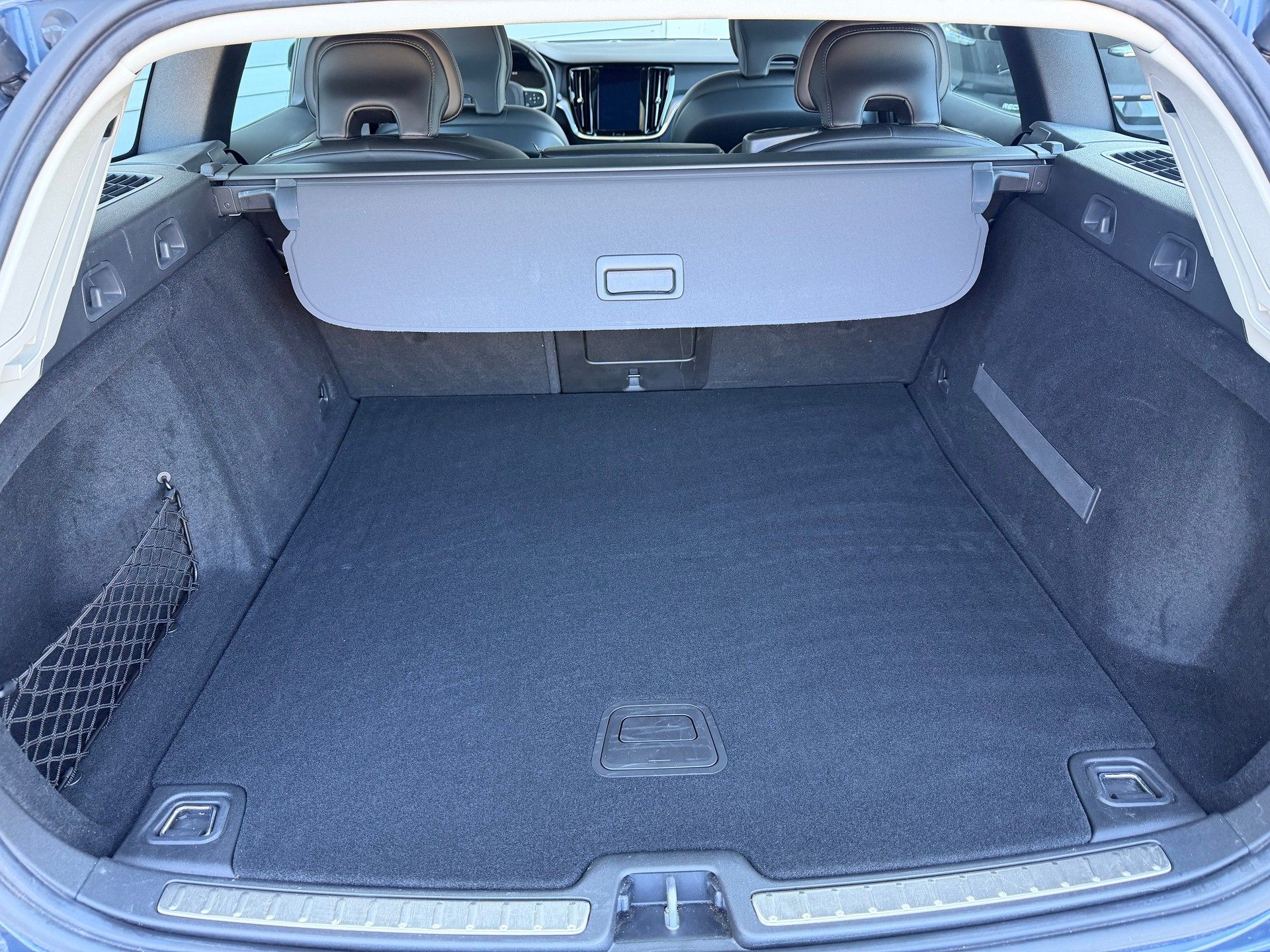 VOLVO V60 T6 AWD Momentum Geartronic-image-18