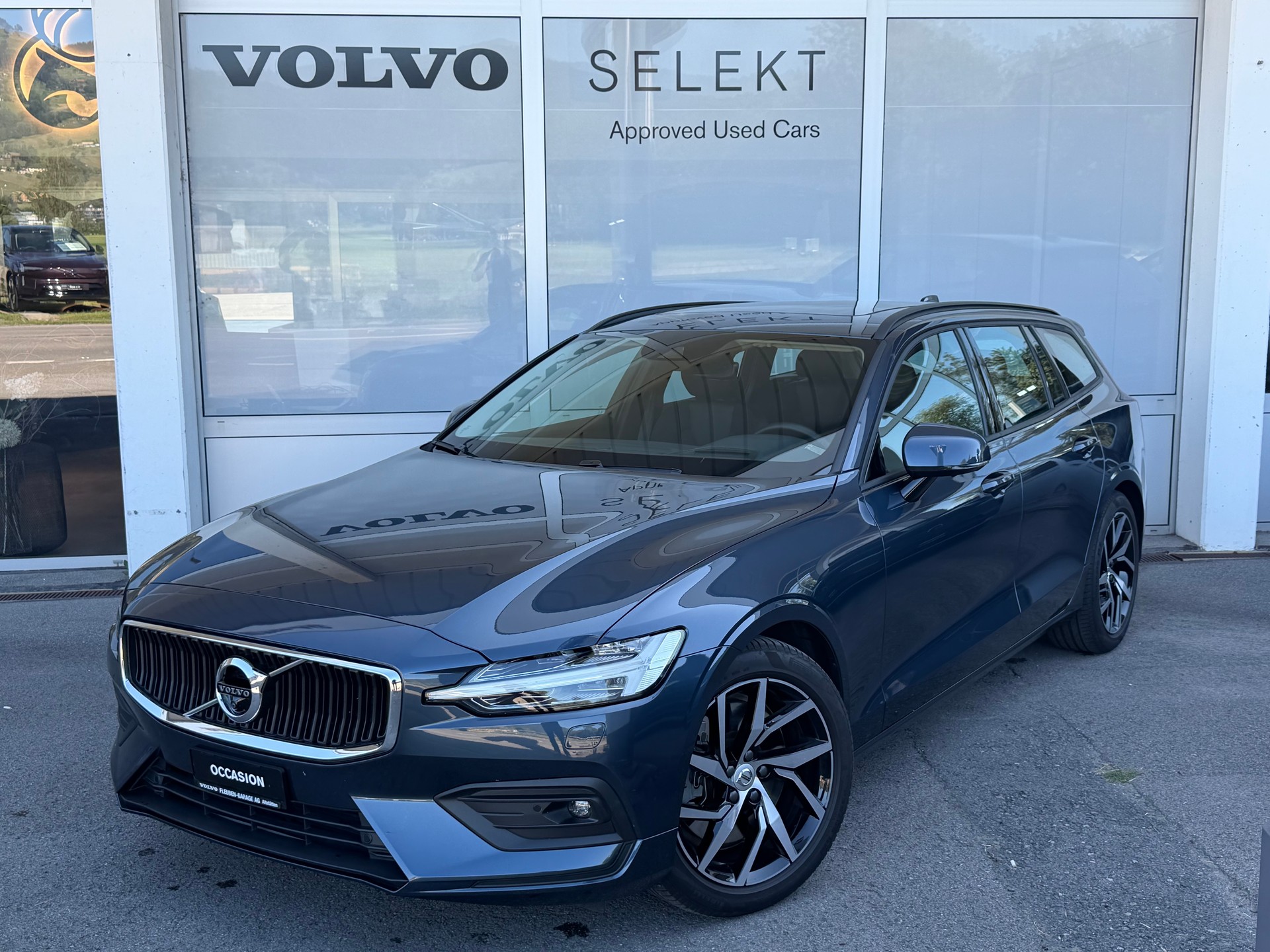 VOLVO V60 T6 AWD Momentum Geartronic