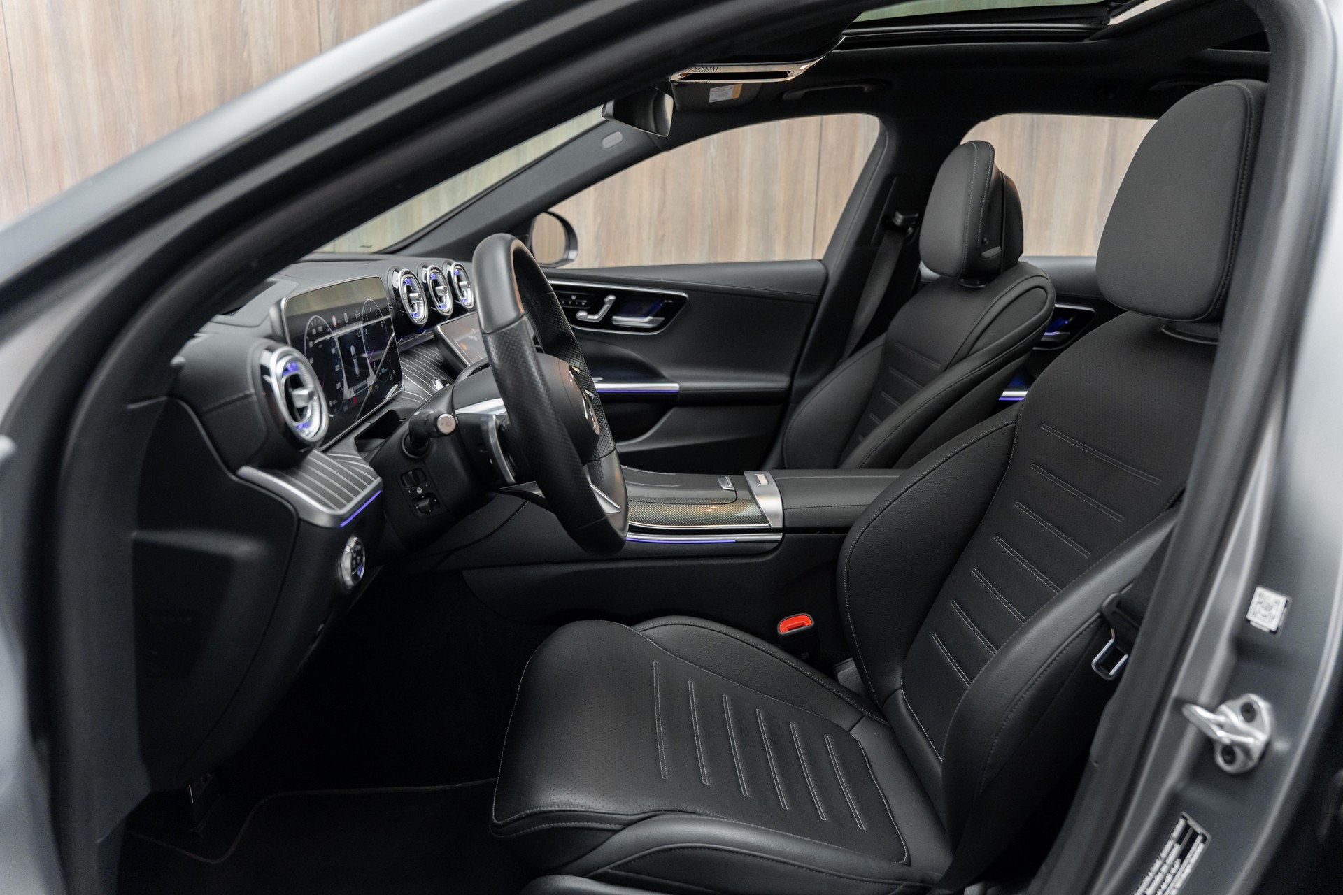 MERCEDES-BENZ C 300 T 4Matic AMG Line | Grau Magno | CH-Fz-image-4