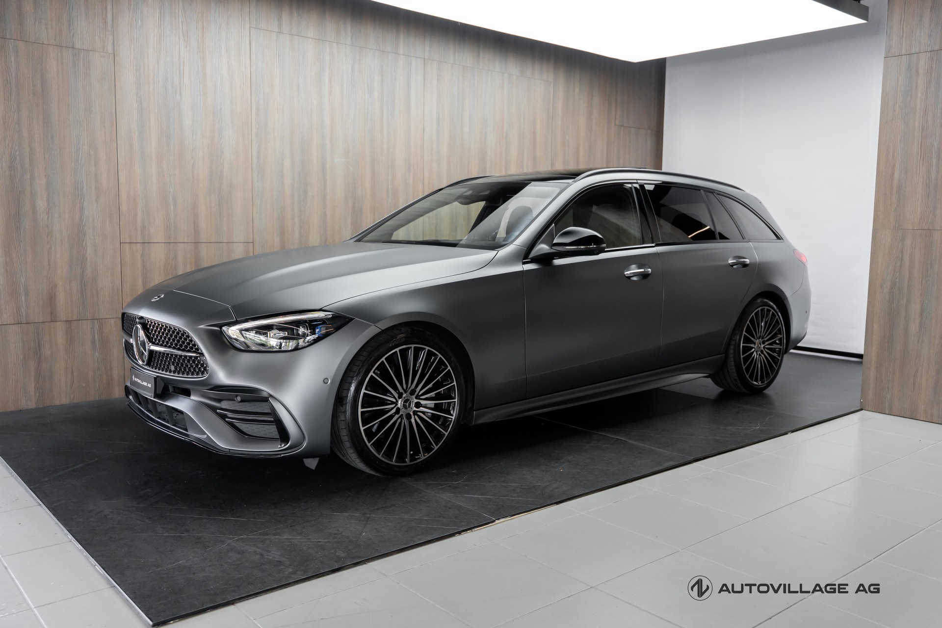 MERCEDES-BENZ C 300 T 4Matic AMG Line | Grau Magno | CH-Fz