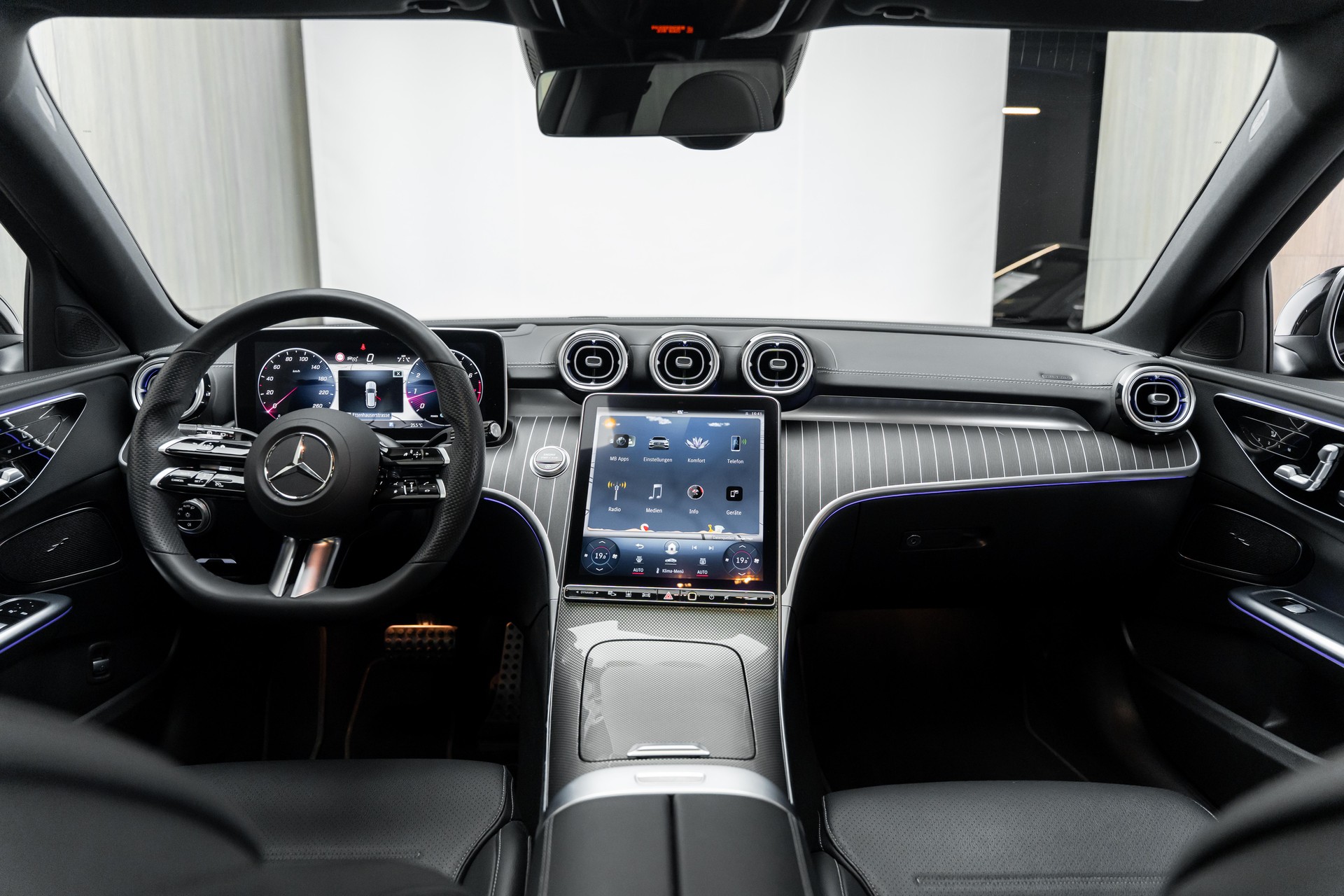 MERCEDES-BENZ C 300 T 4Matic AMG Line | Grau Magno | CH-Fz-showroom-element-2