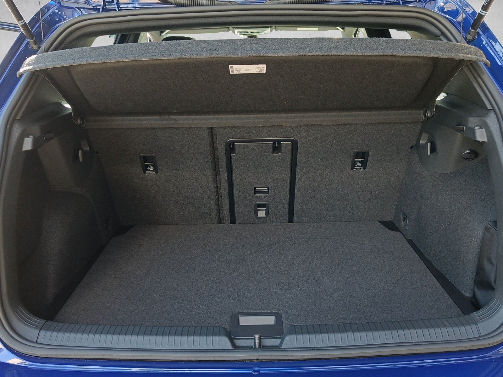 VW Golf VIII 2.0 TSI R DSG 4motion R- Performace*5J Garantie*8- Fach Räder*Leder*Akrapovic*Pano*-image-15