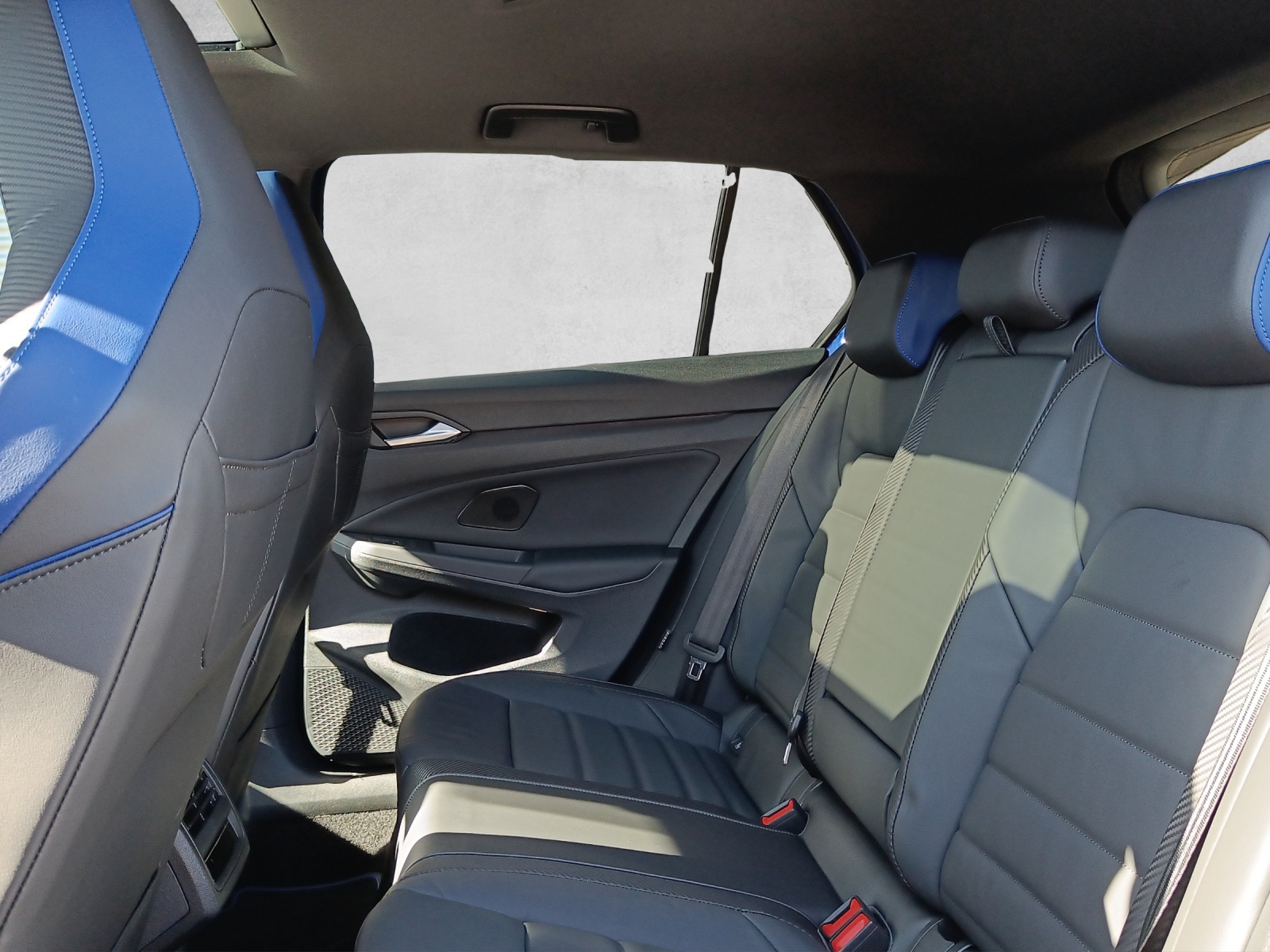 VW Golf VIII 2.0 TSI R DSG 4motion R- Performace*5J Garantie*8- Fach Räder*Leder*Akrapovic*Pano*-image-14