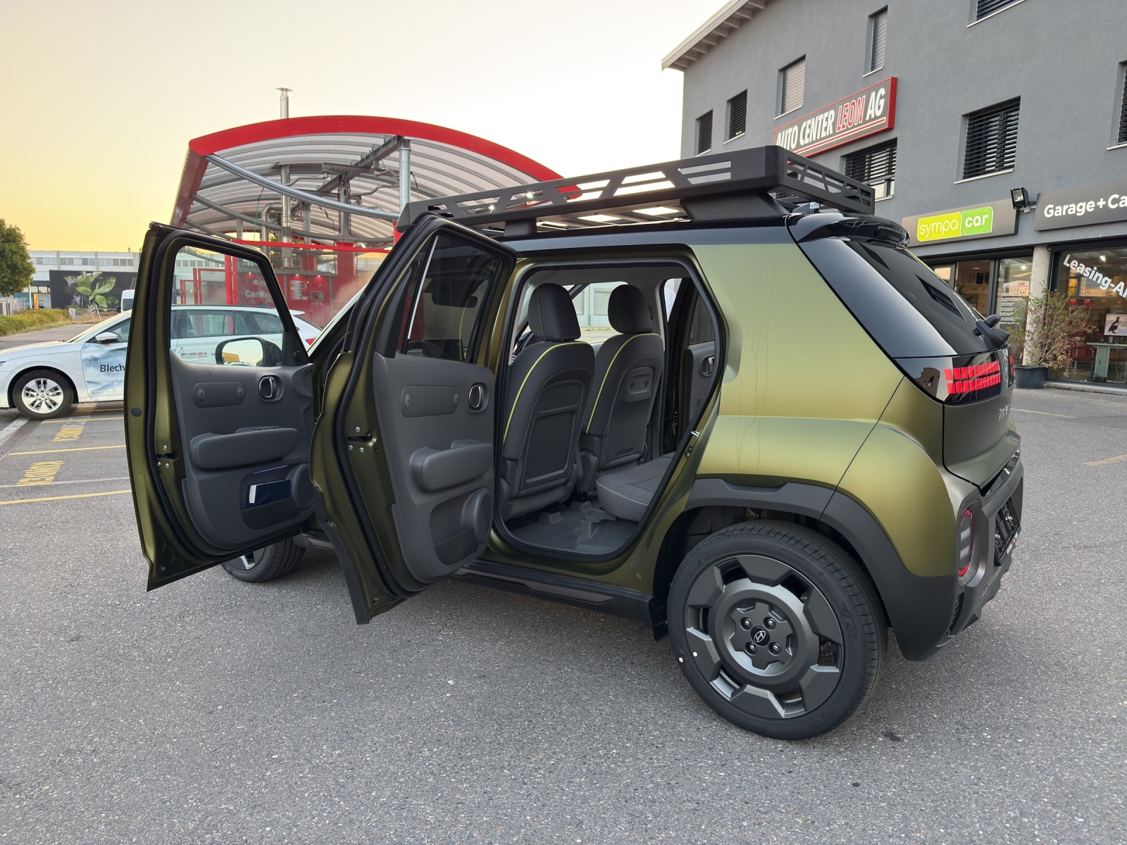 HYUNDAI Inster 49kWh Vertex Cross-image-30