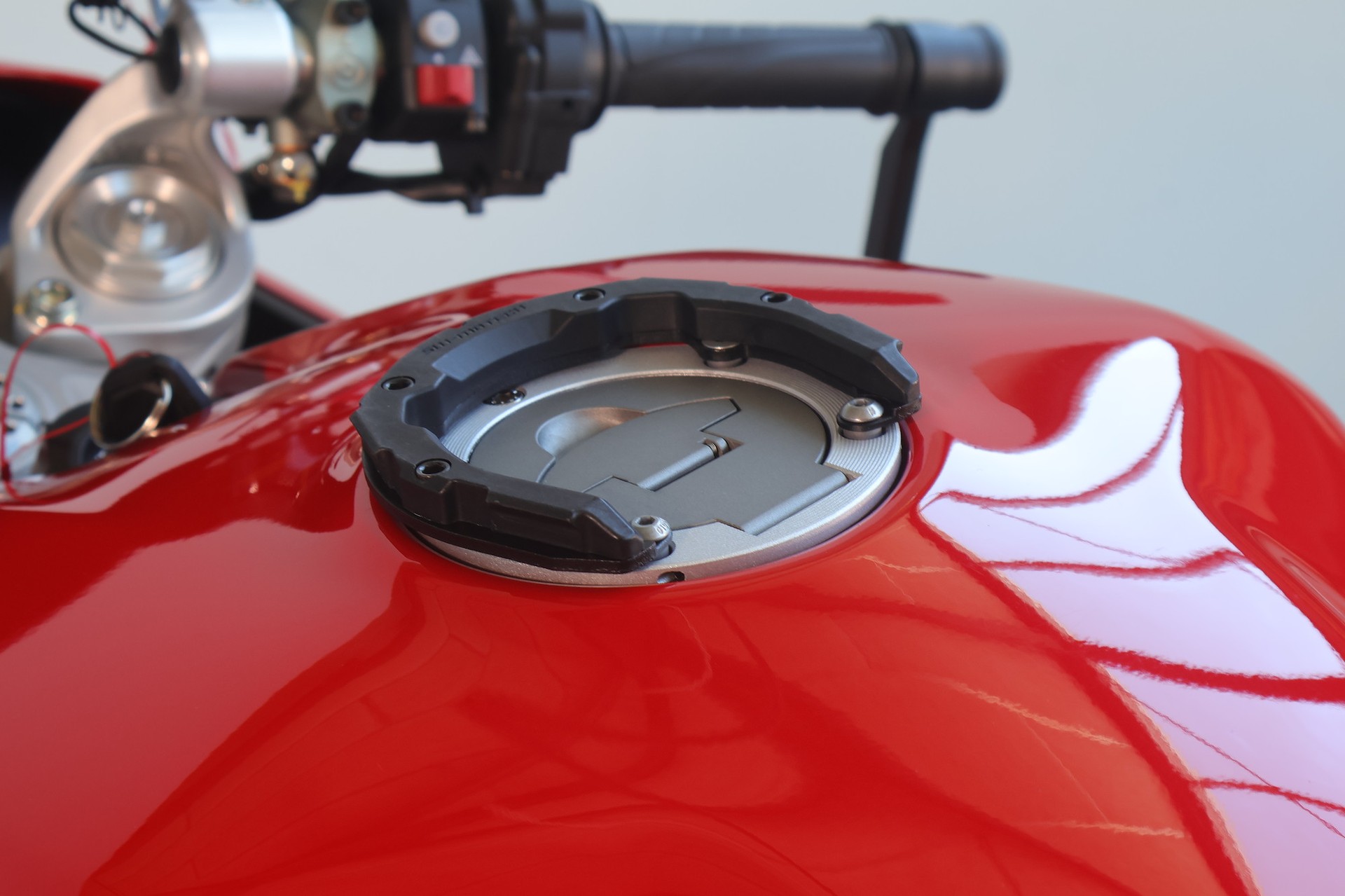 DUCATI Supersport 950-image-7