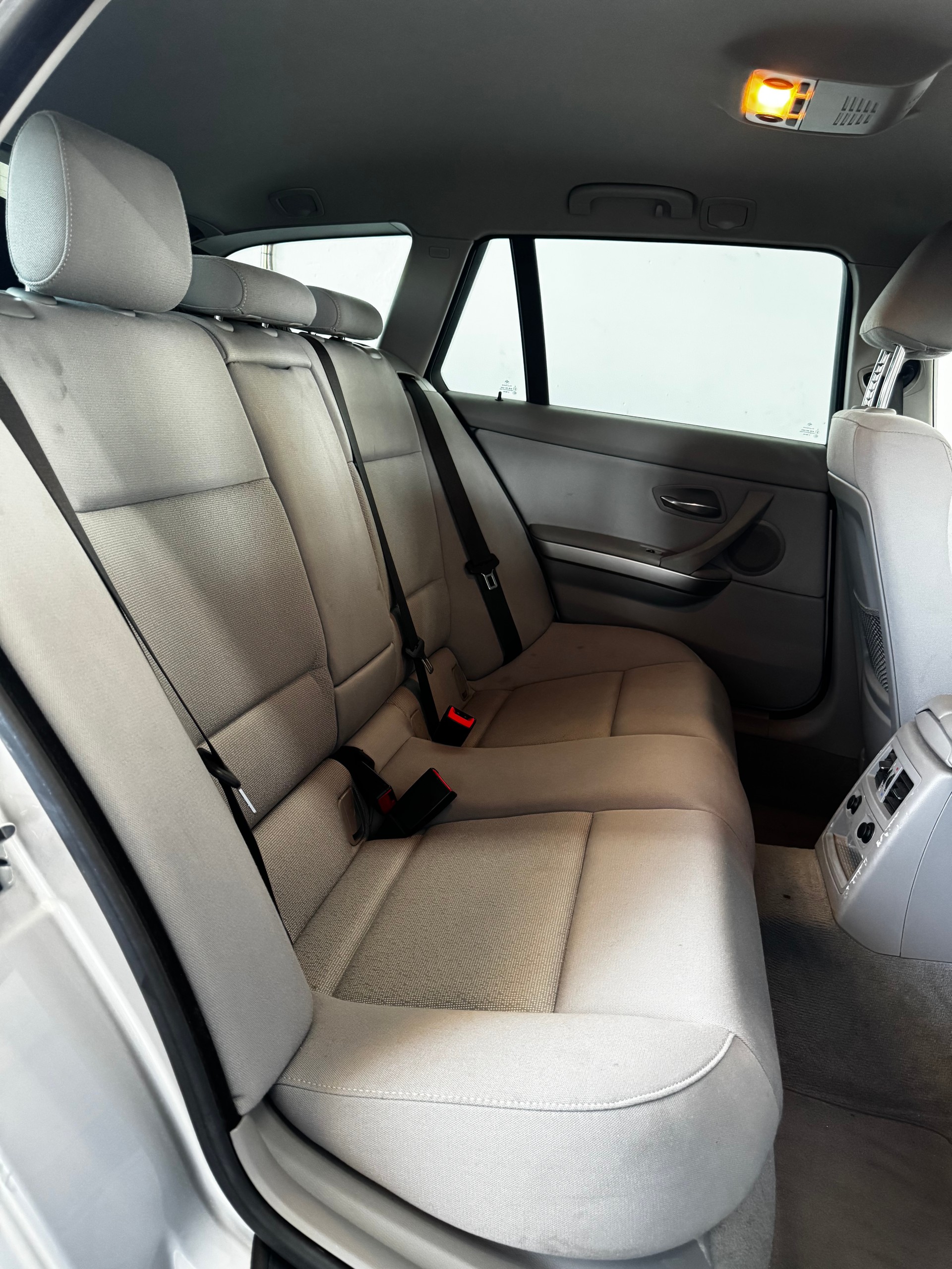 BMW 325xi Touring-image-20
