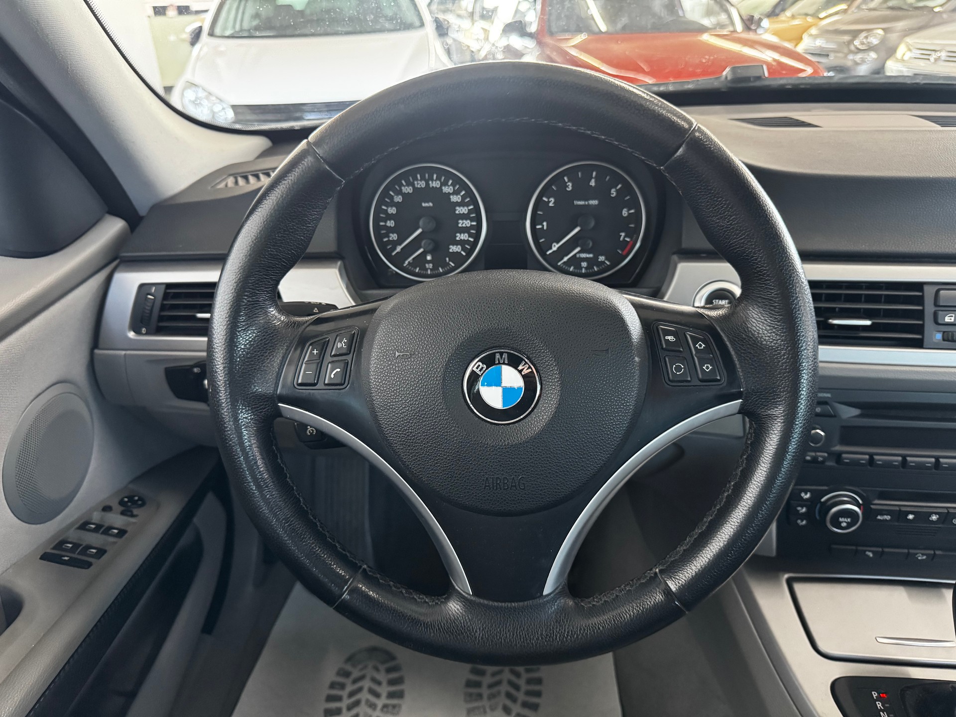 BMW 325xi Touring-image-16