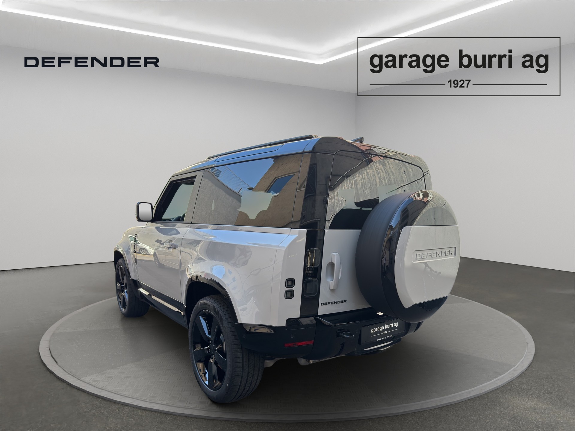 LAND ROVER Defender 90 3.0 D I6 350 X-Dynamic HSE-showroom-element-1