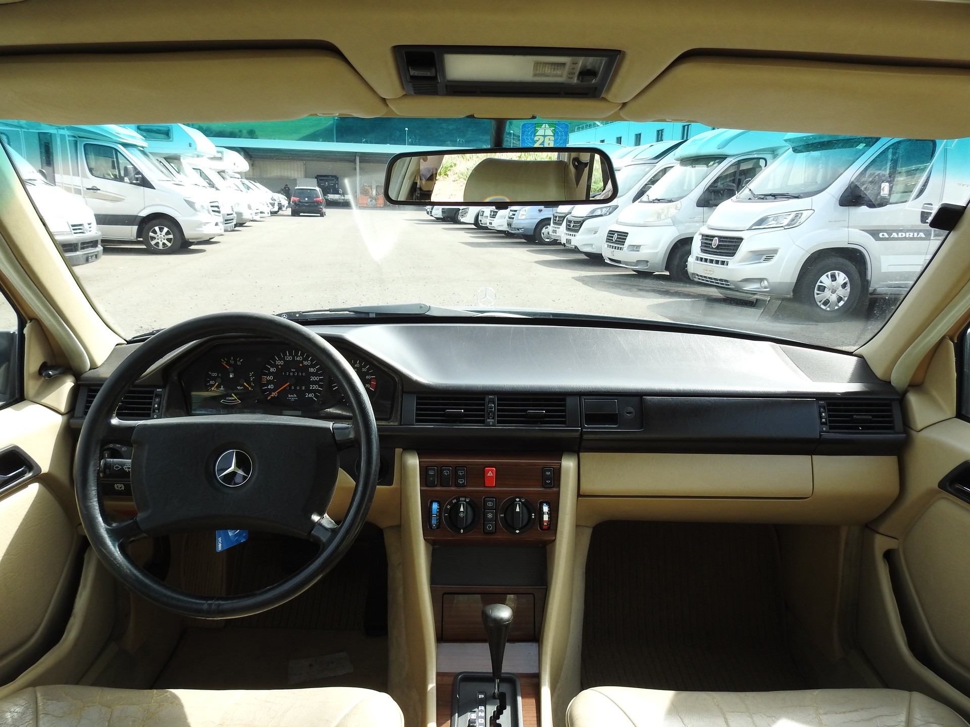 MERCEDES-BENZ 300 TE-image-15