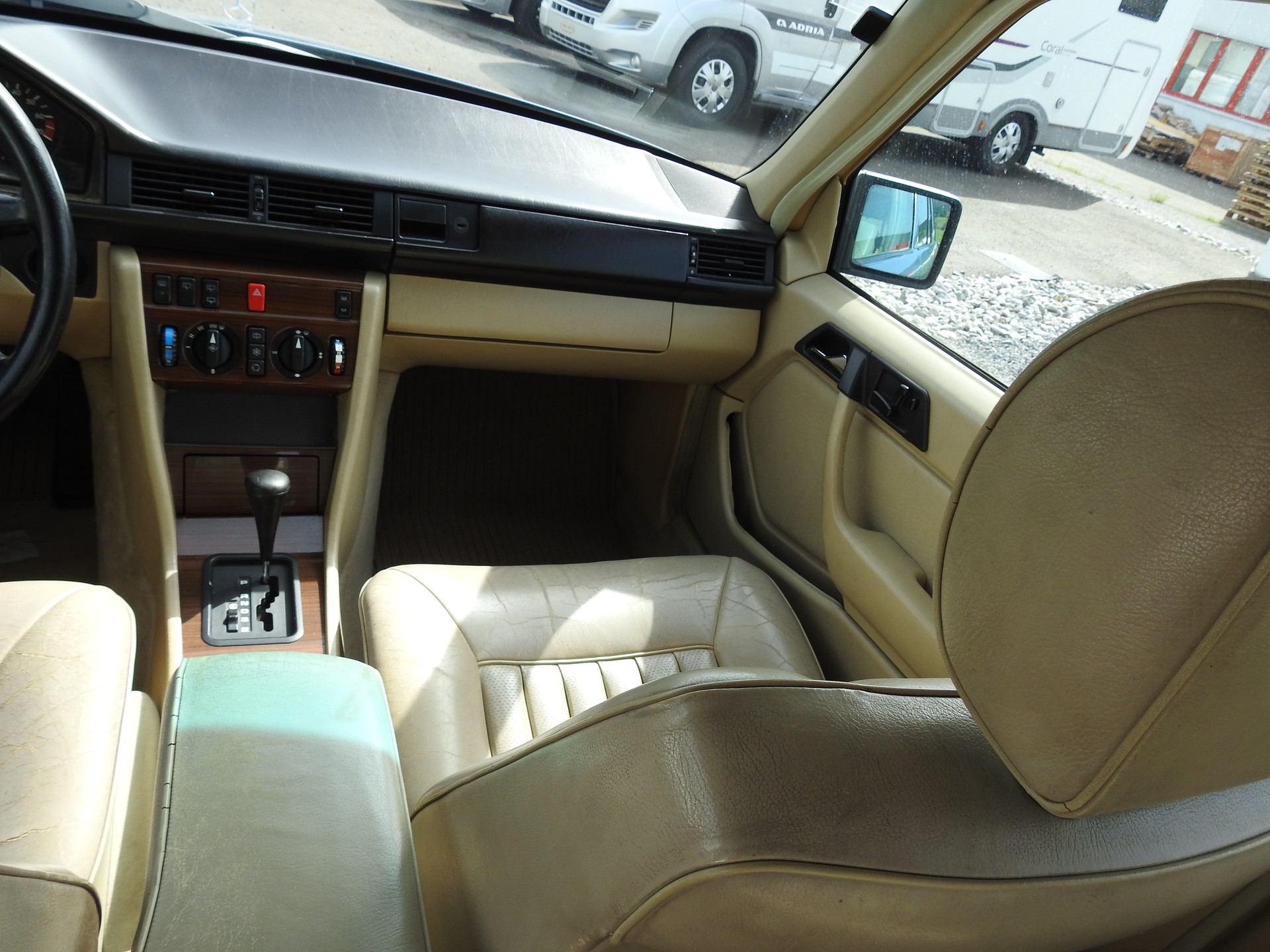 MERCEDES-BENZ 300 TE-image-17