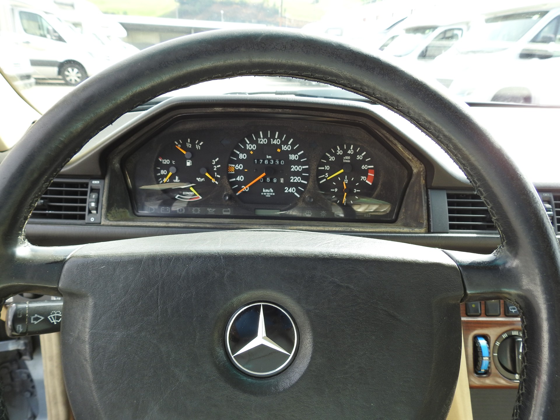 MERCEDES-BENZ 300 TE-image-24