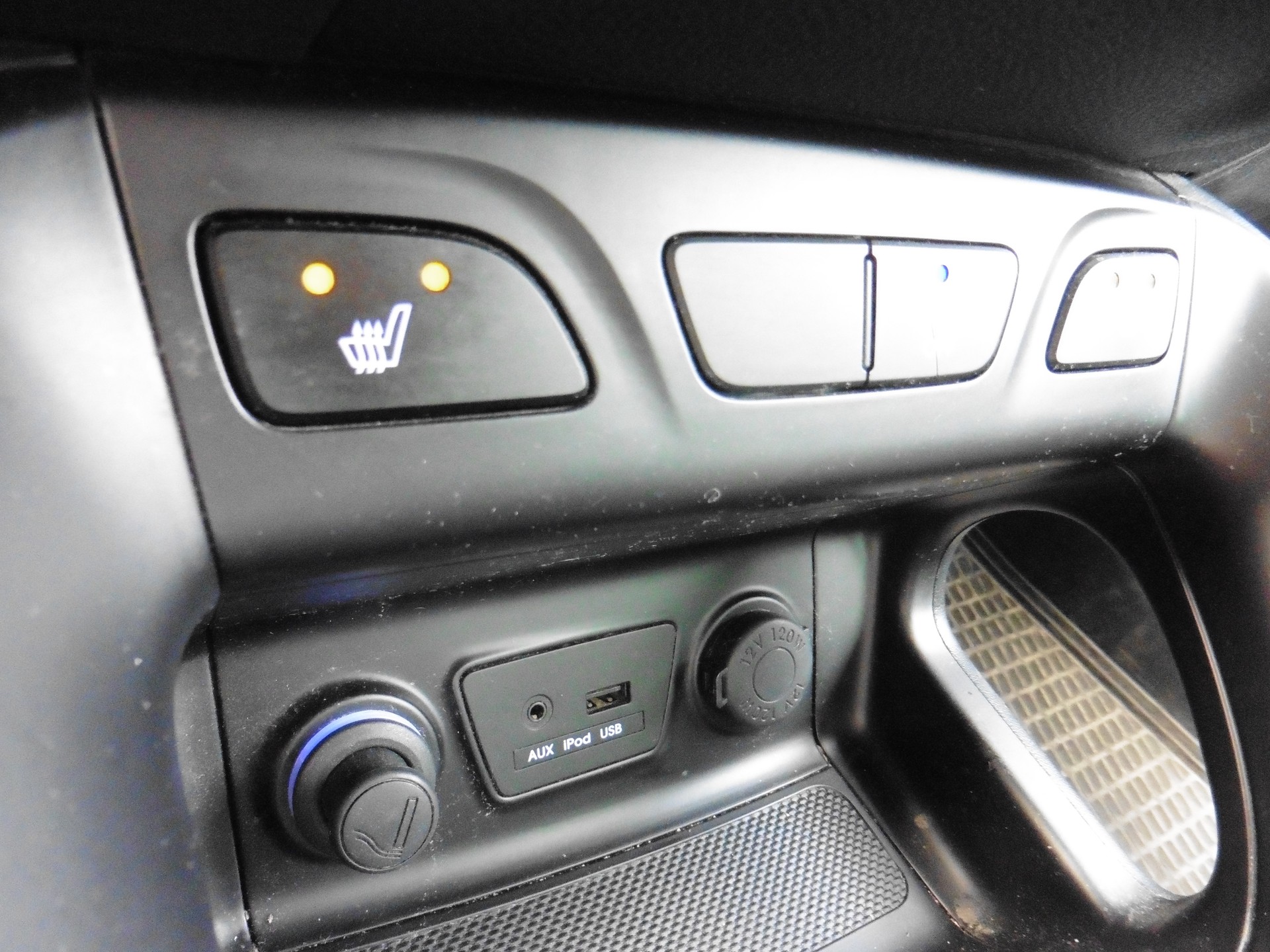 HYUNDAI iX 35 2.0 CRDi Style 4WD Automatic-image-16
