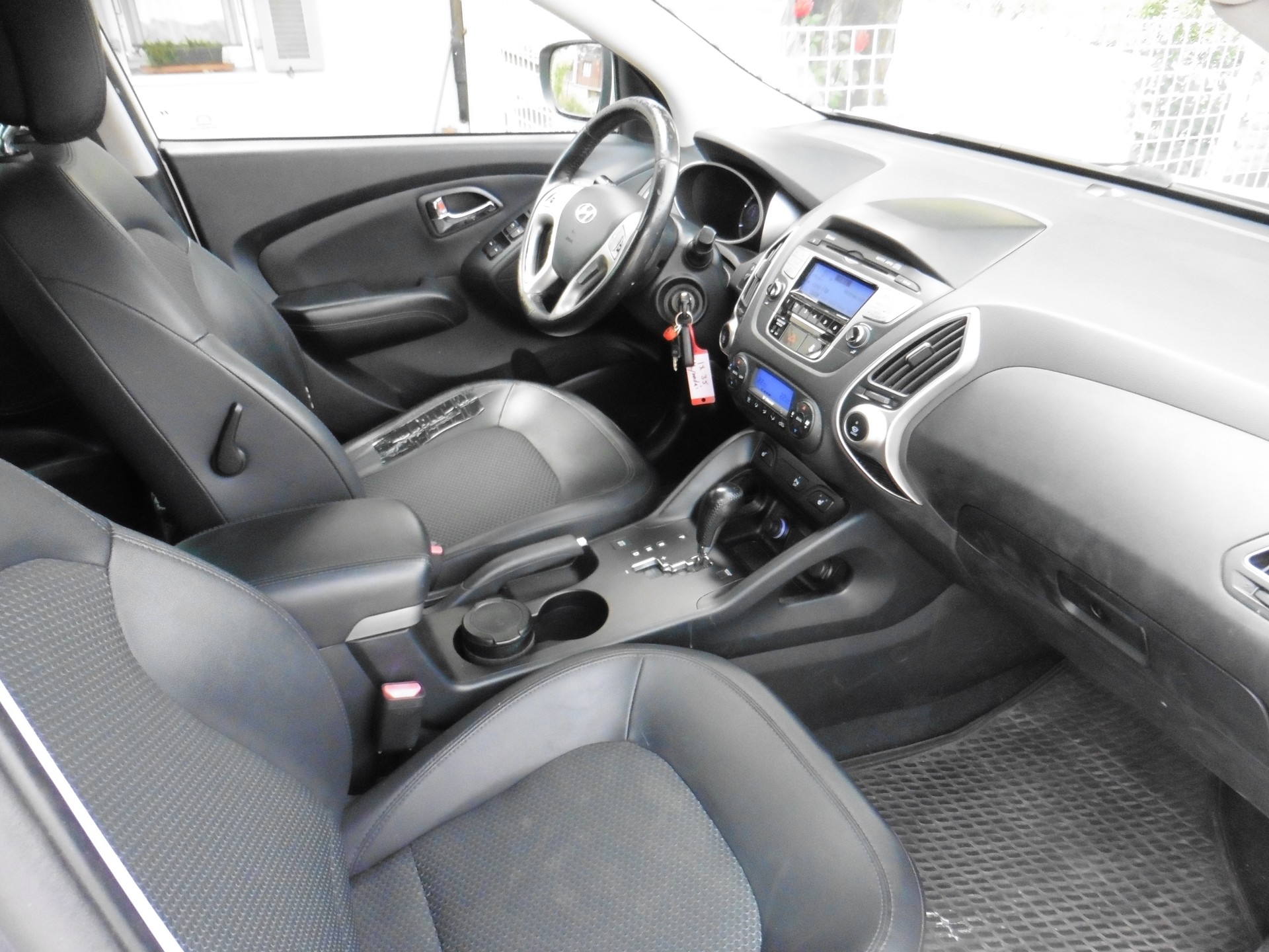 HYUNDAI iX 35 2.0 CRDi Style 4WD Automatic-image-18