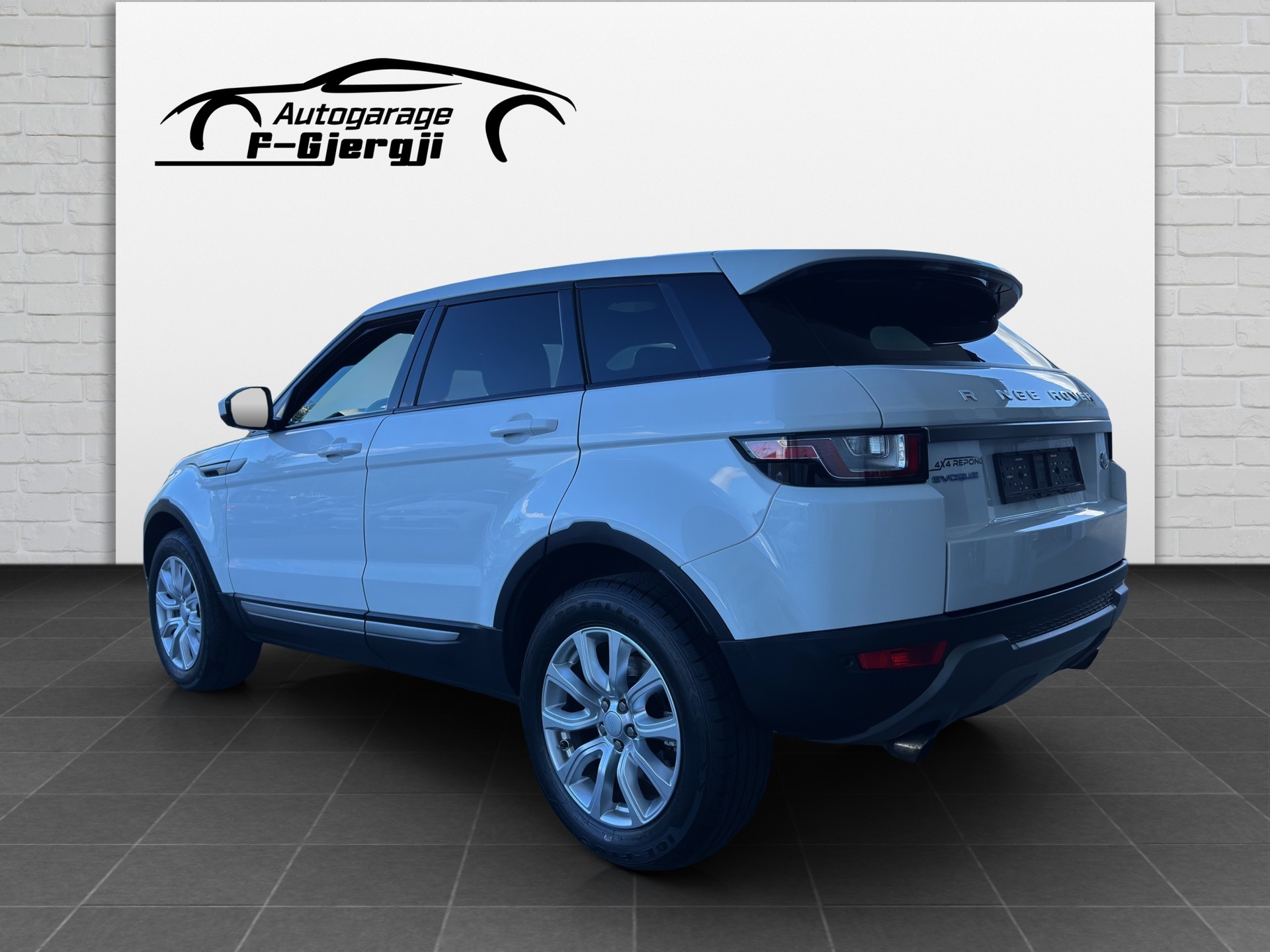 LAND ROVER Range Rover Evoque 2.0 TD4 HSE-showroom-element-3