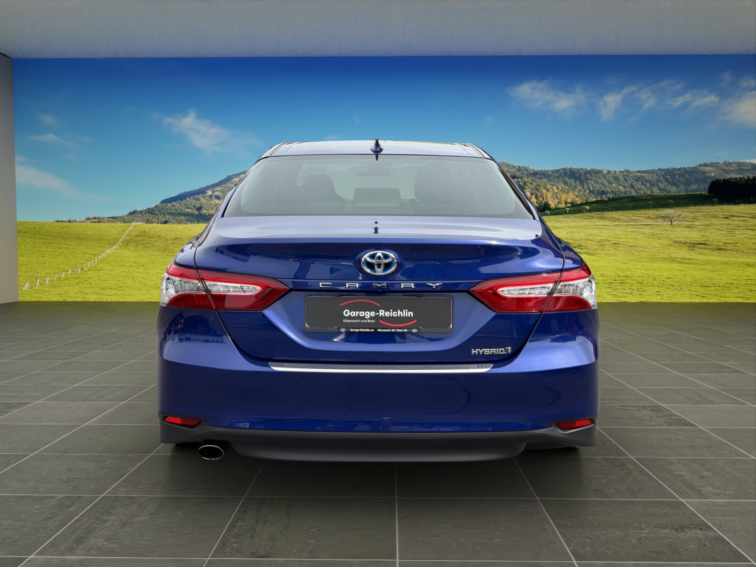 TOYOTA Camry 2.5 HSD Premium-showroom-element-3