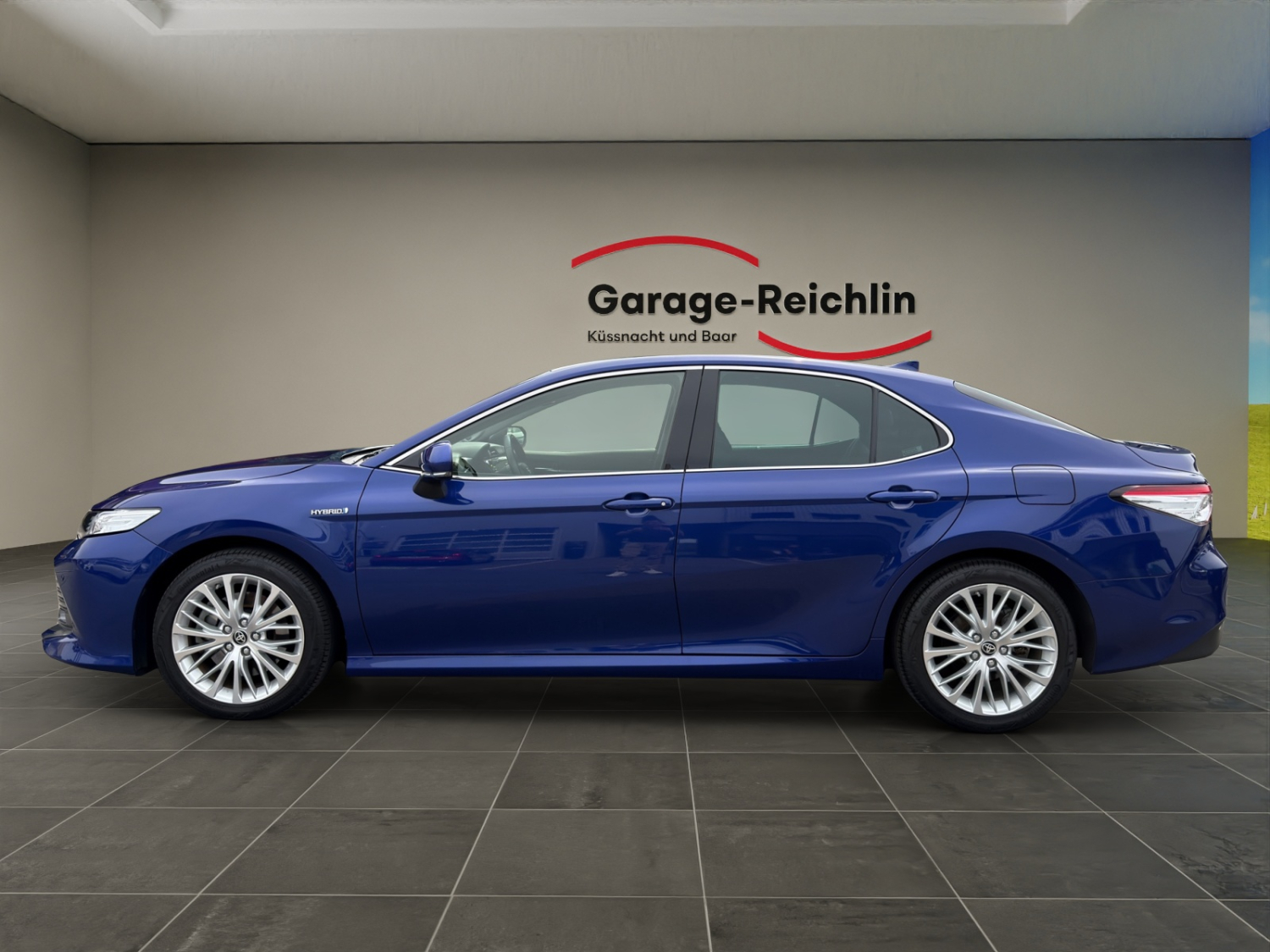 TOYOTA Camry 2.5 HSD Premium-showroom-element-1