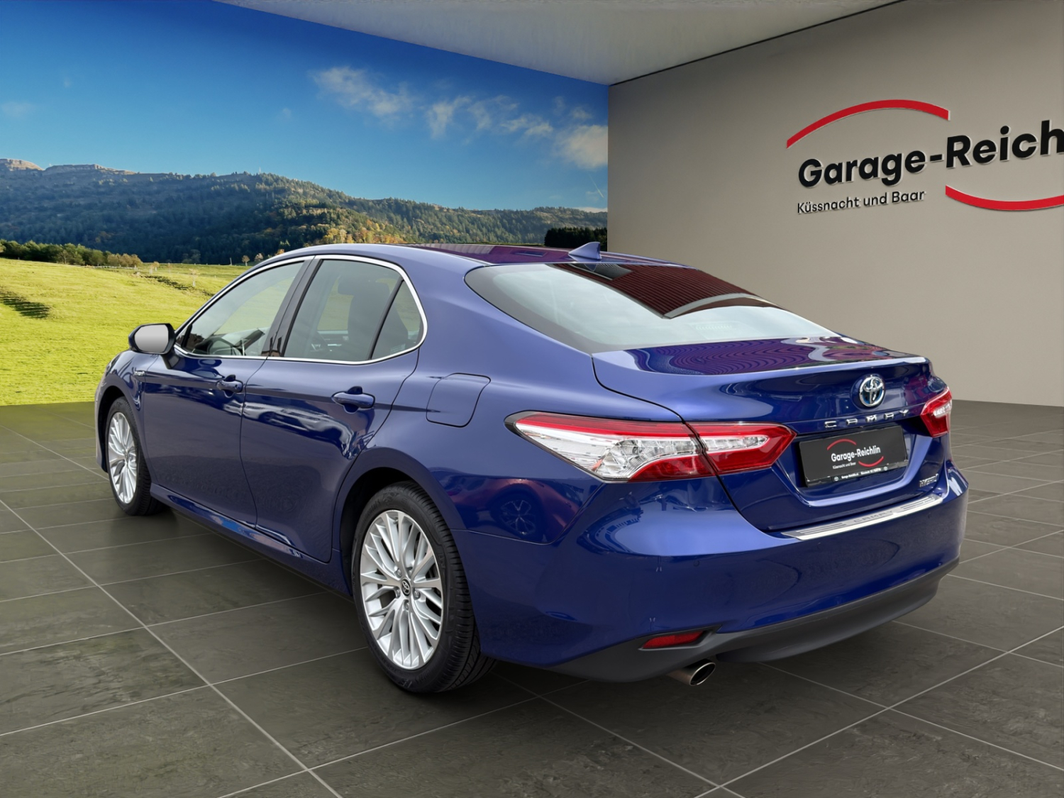 TOYOTA Camry 2.5 HSD Premium-showroom-element-2