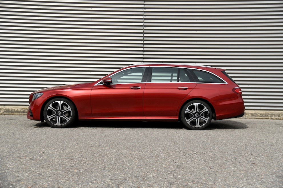MERCEDES-BENZ E 200 AMG PREMIUM PLUS 9G-TRON-image-2