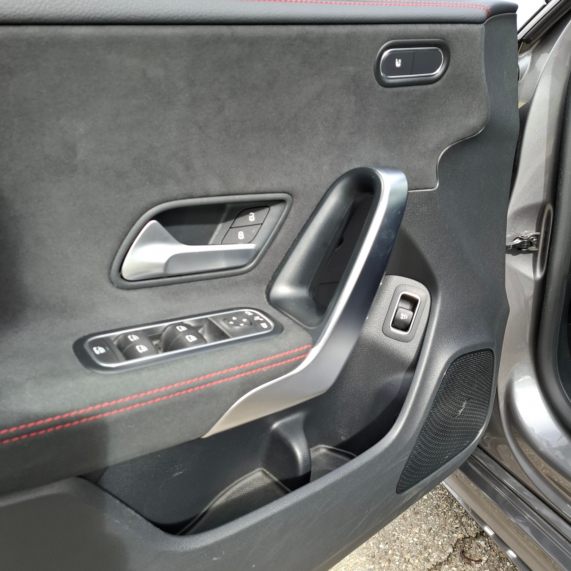 MERCEDES-BENZ CLA 180d - AMG Line-image-5