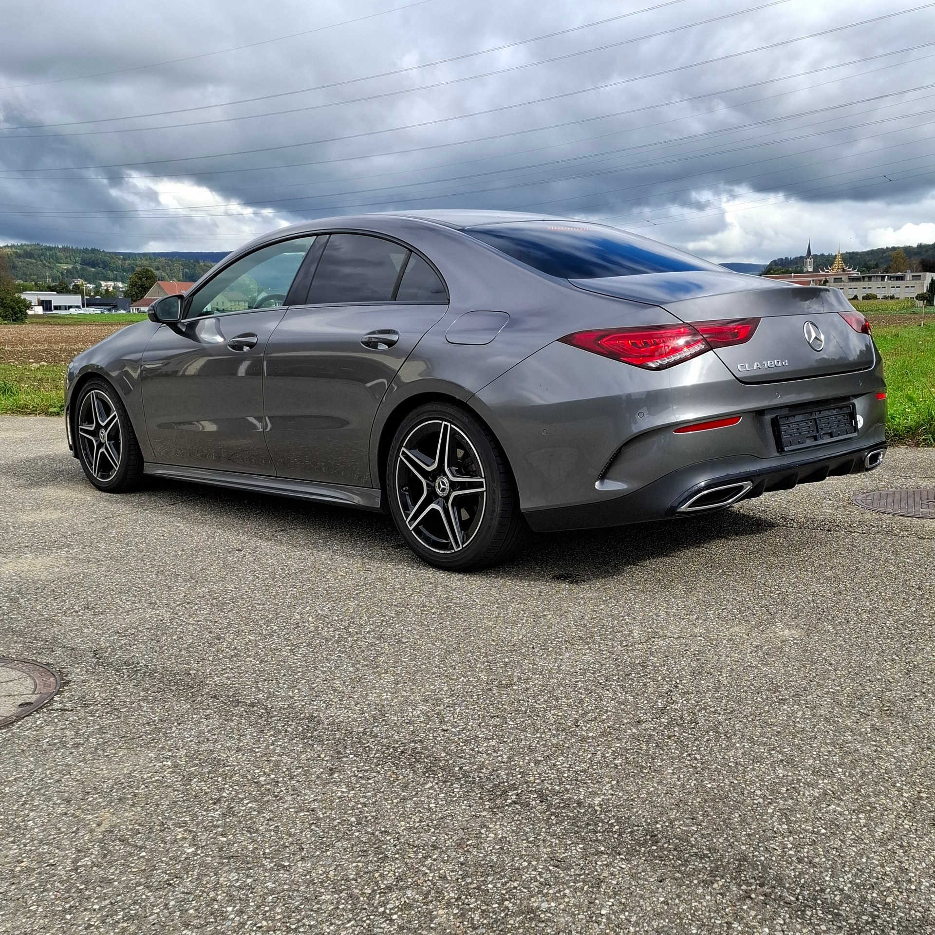 MERCEDES-BENZ CLA 180d - AMG Line-image-2