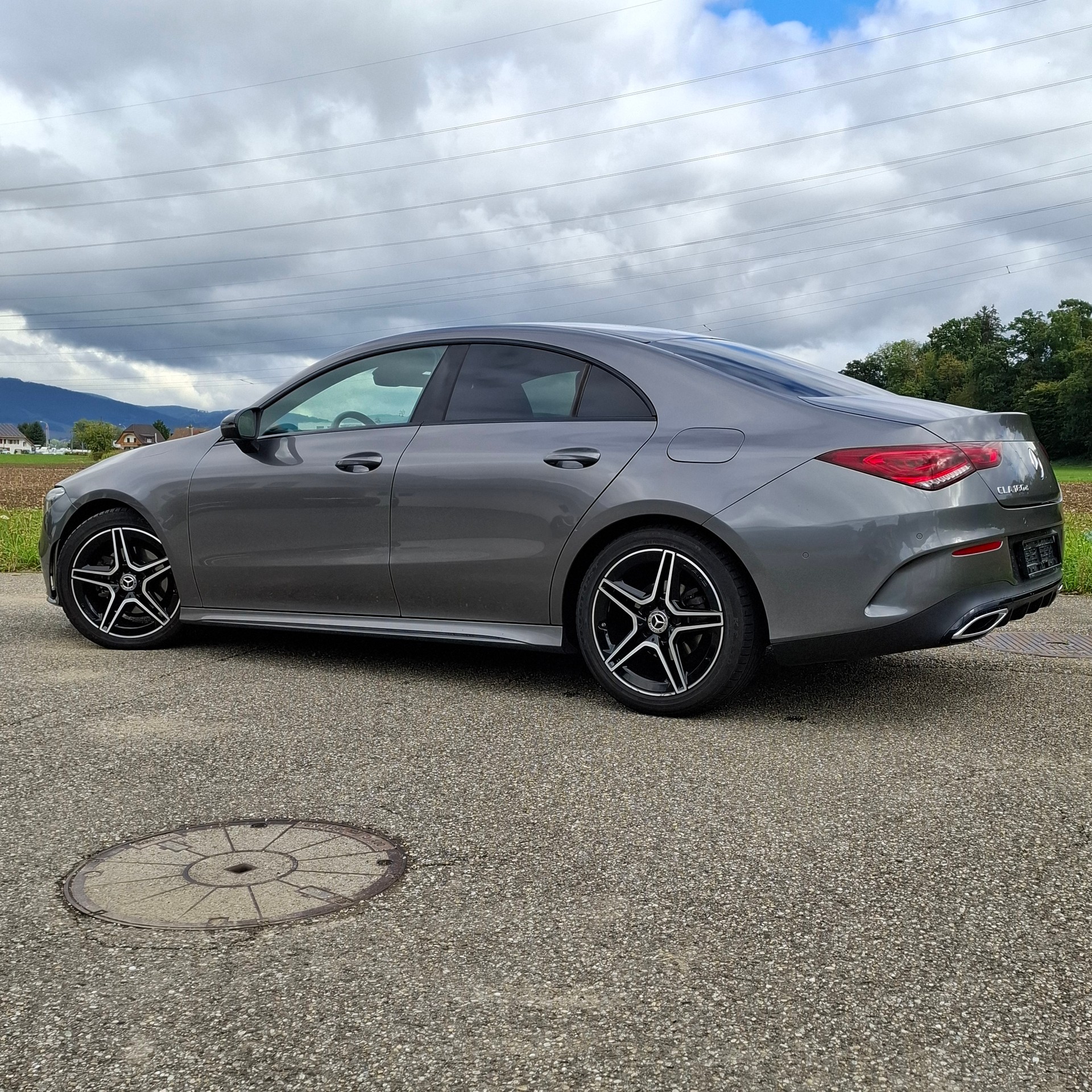 MERCEDES-BENZ CLA 180d - AMG Line-image-1