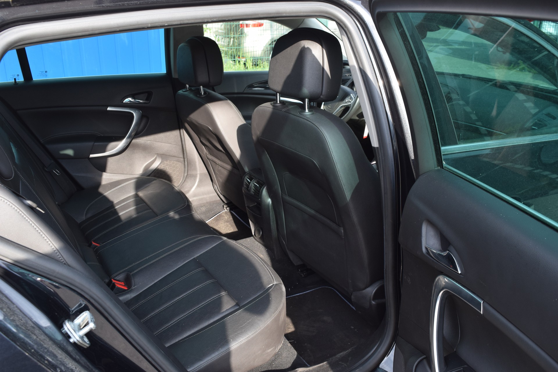 OPEL Insignia Country Tourer 2.0 CDTI 4WD Automatic-image-12