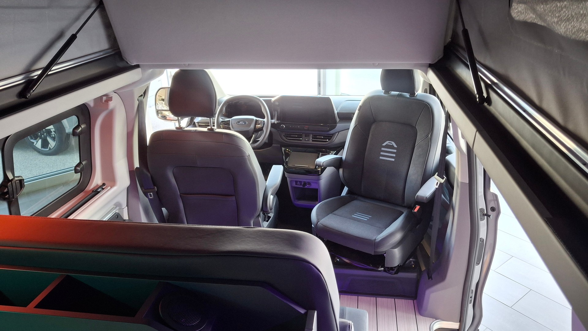 FORD Tourneo Westfalia NUGGET 320 L2H1 Active Automatique 4x4-image-8