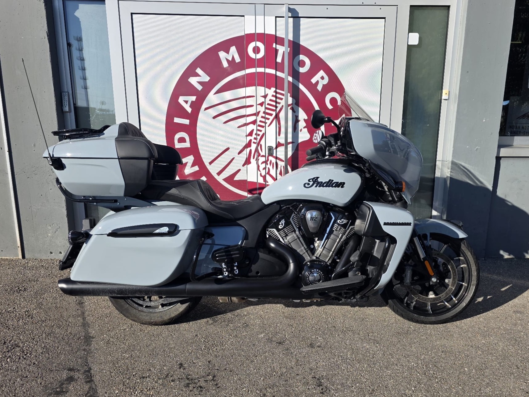 INDIAN Roadmaster Power Plus Dark Horse