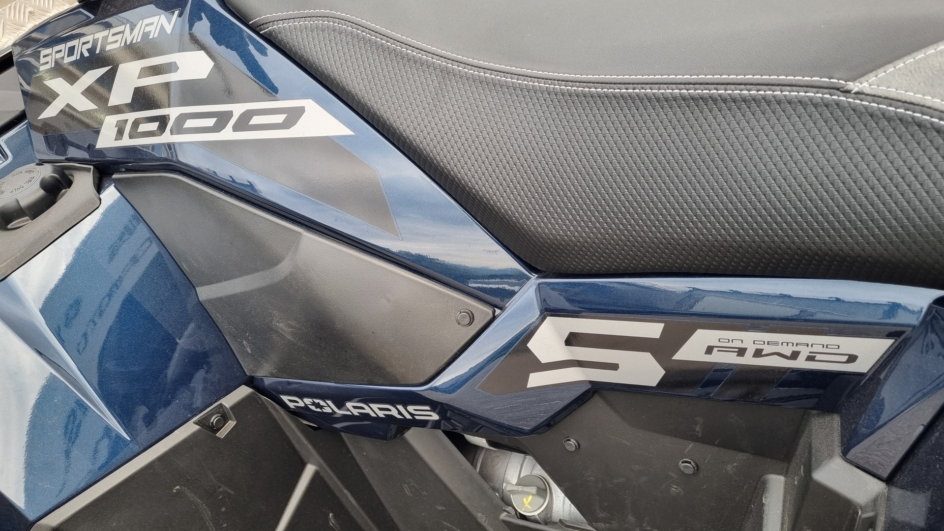 POLARIS Ab MFK mit Raupenkit und Räder-image-13