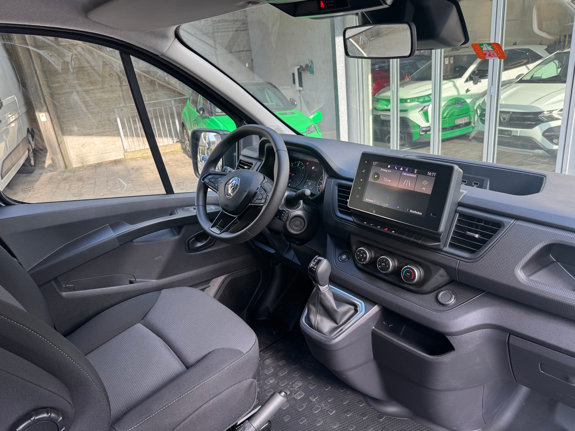 RENAULT Trafic Blue dCi 150 Grand Passenger Evolution EDC-image-10