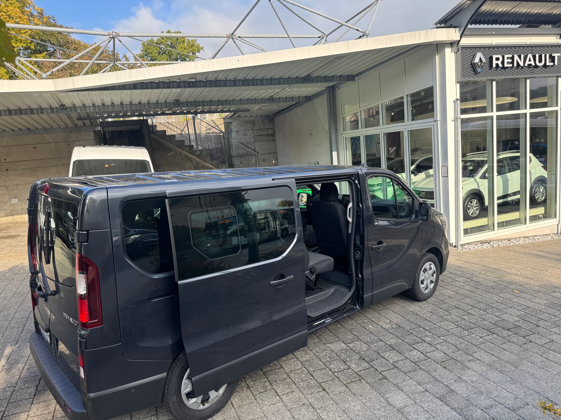 RENAULT Trafic Blue dCi 150 Grand Passenger Evolution EDC-image-6