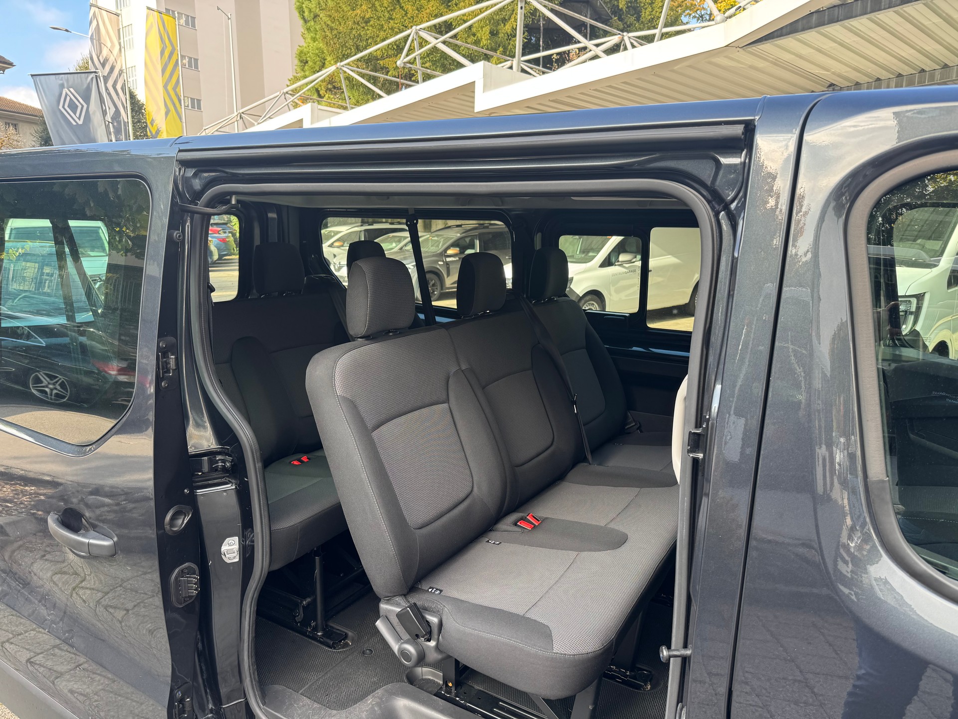 RENAULT Trafic Blue dCi 150 Grand Passenger Evolution EDC-image-7