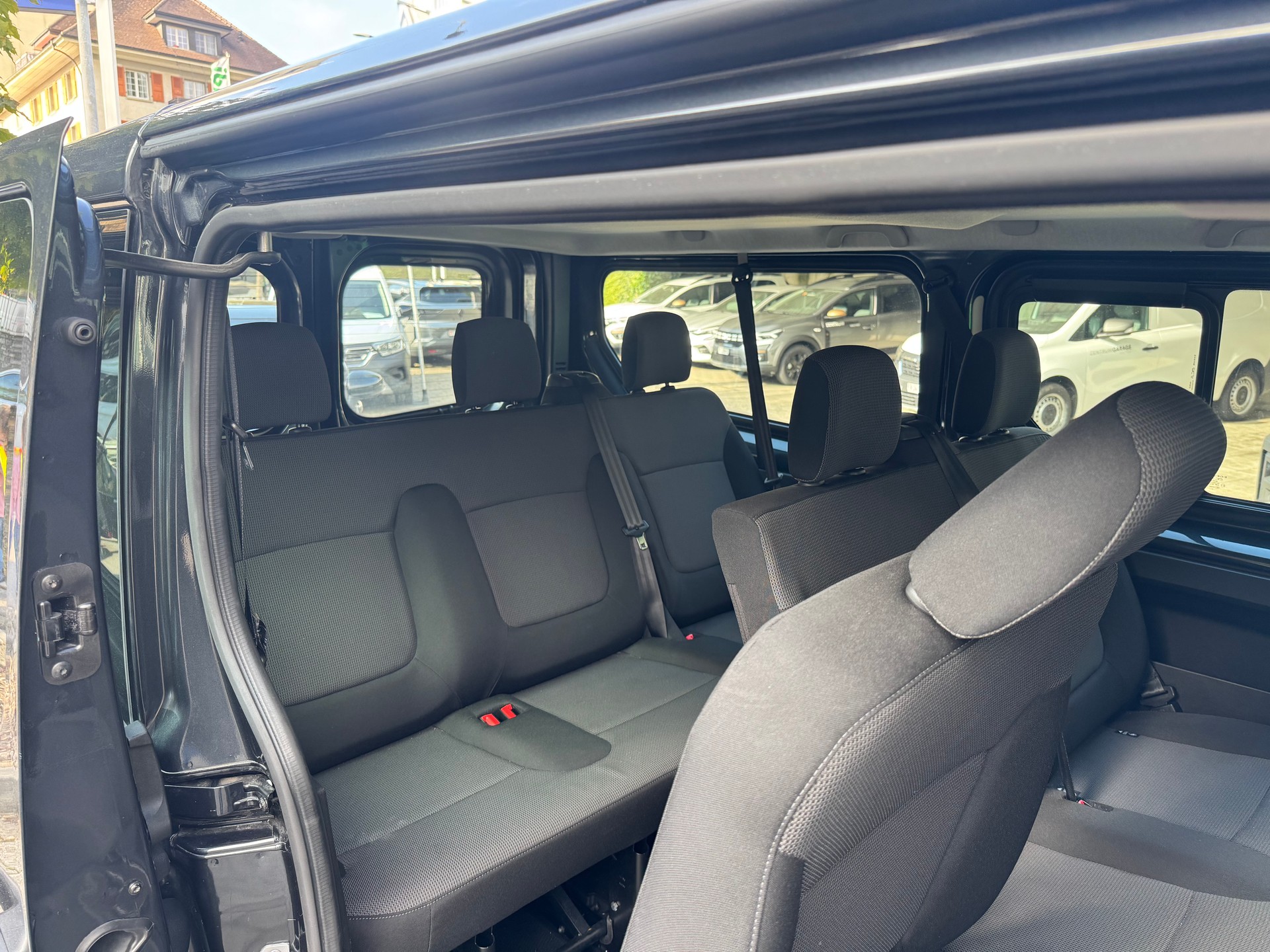 RENAULT Trafic Blue dCi 150 Grand Passenger Evolution EDC-image-8