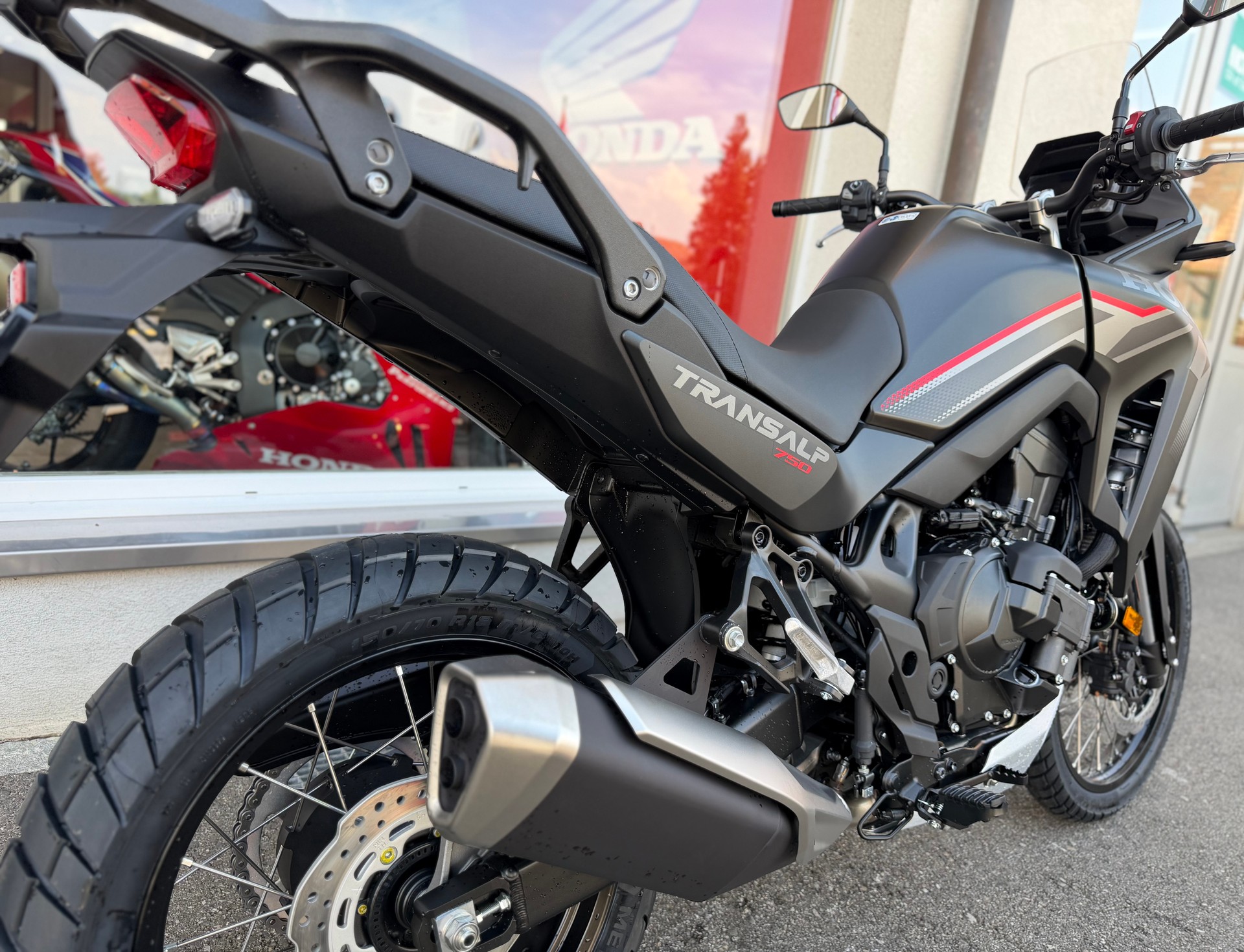 HONDA XL 750 Transalp E-Clutch 2026-image-7